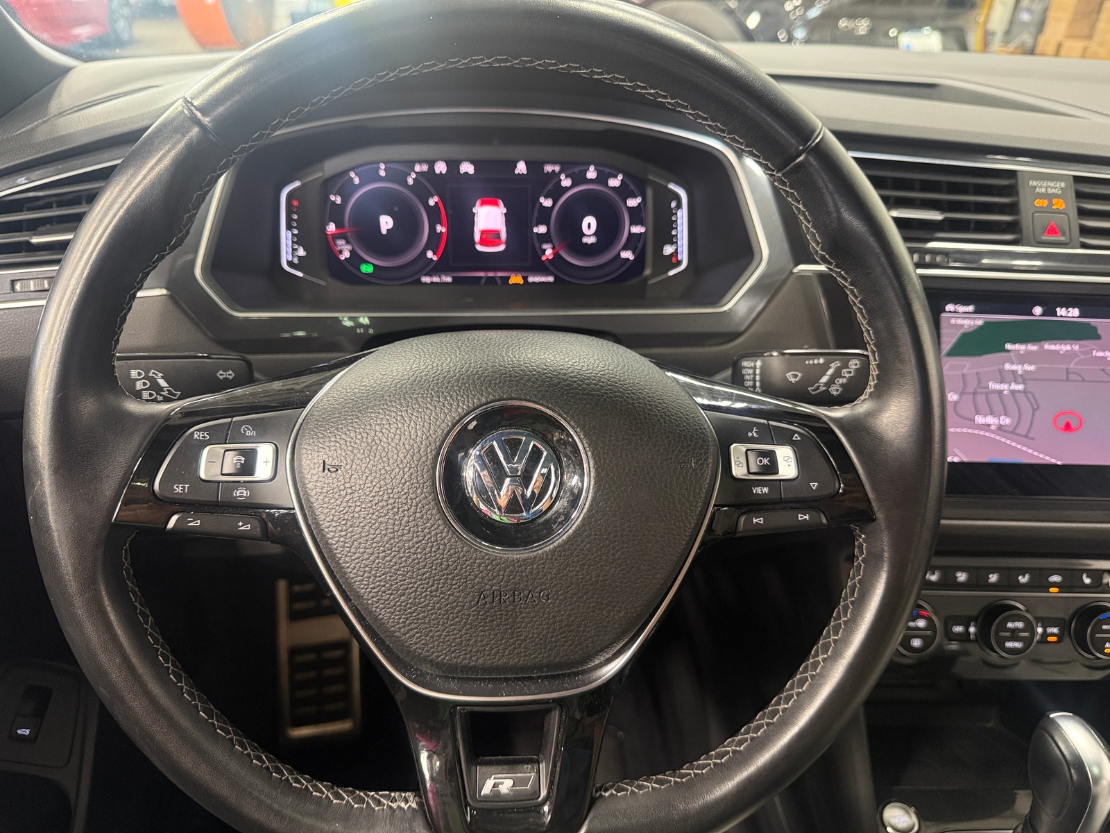 Thumbnail: 2020 Volkswagen Tiguan - 4