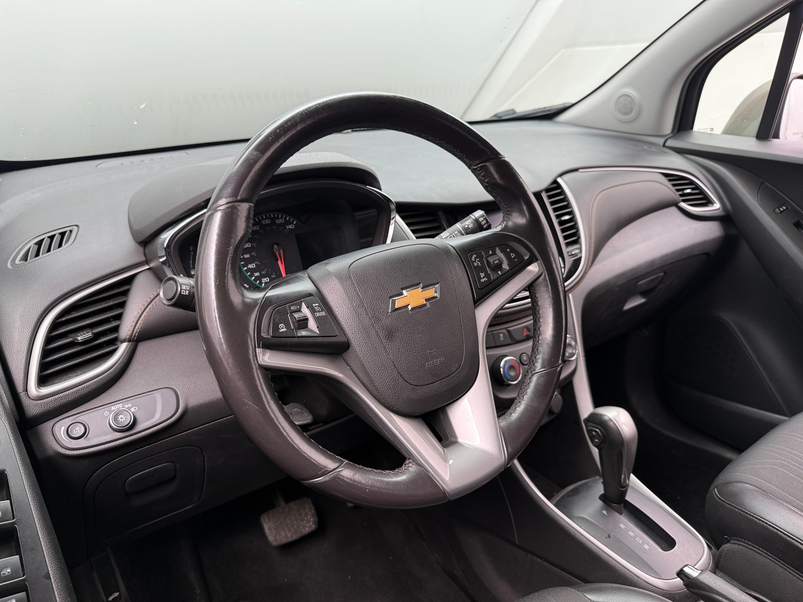 Thumbnail: 2022 Chevrolet Trax - 4