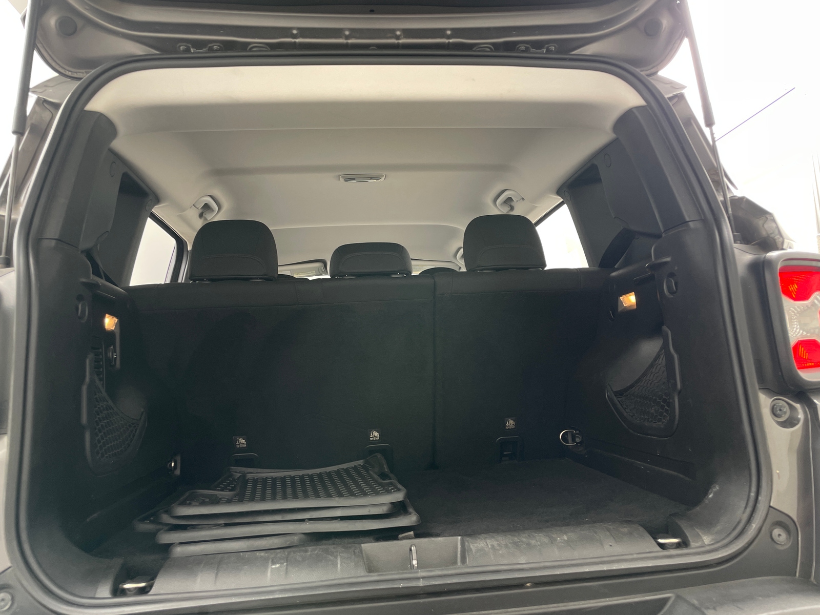 Thumbnail: 2017 Jeep Renegade - 7