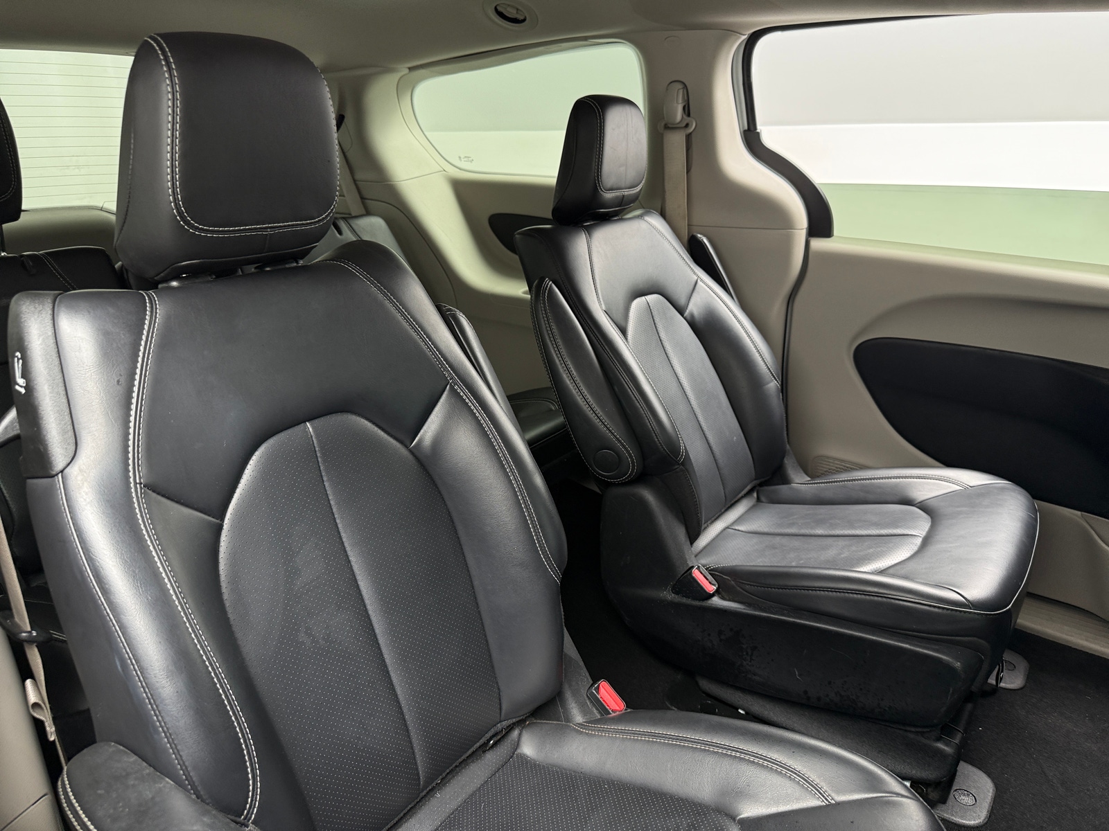 Thumbnail: 2023 Chrysler Pacifica - 5