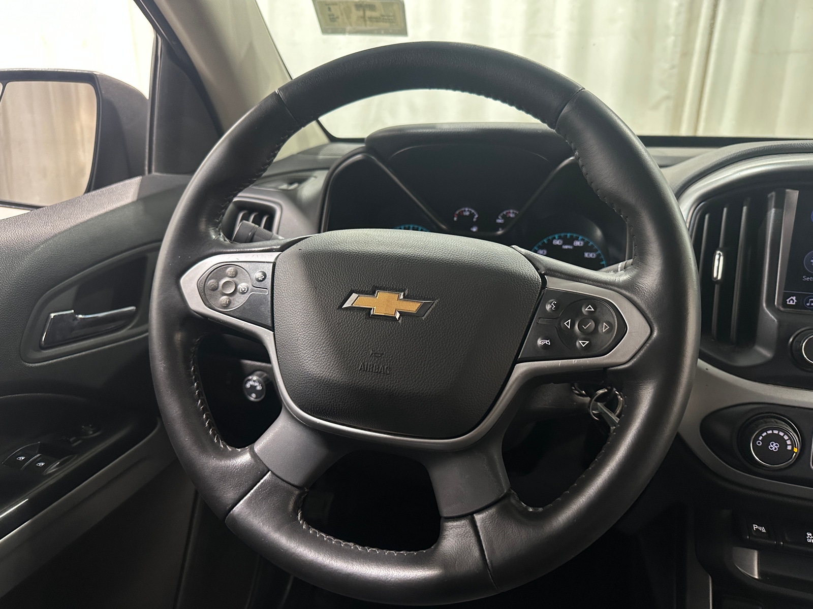 Thumbnail: 2022 Chevrolet Colorado - 5