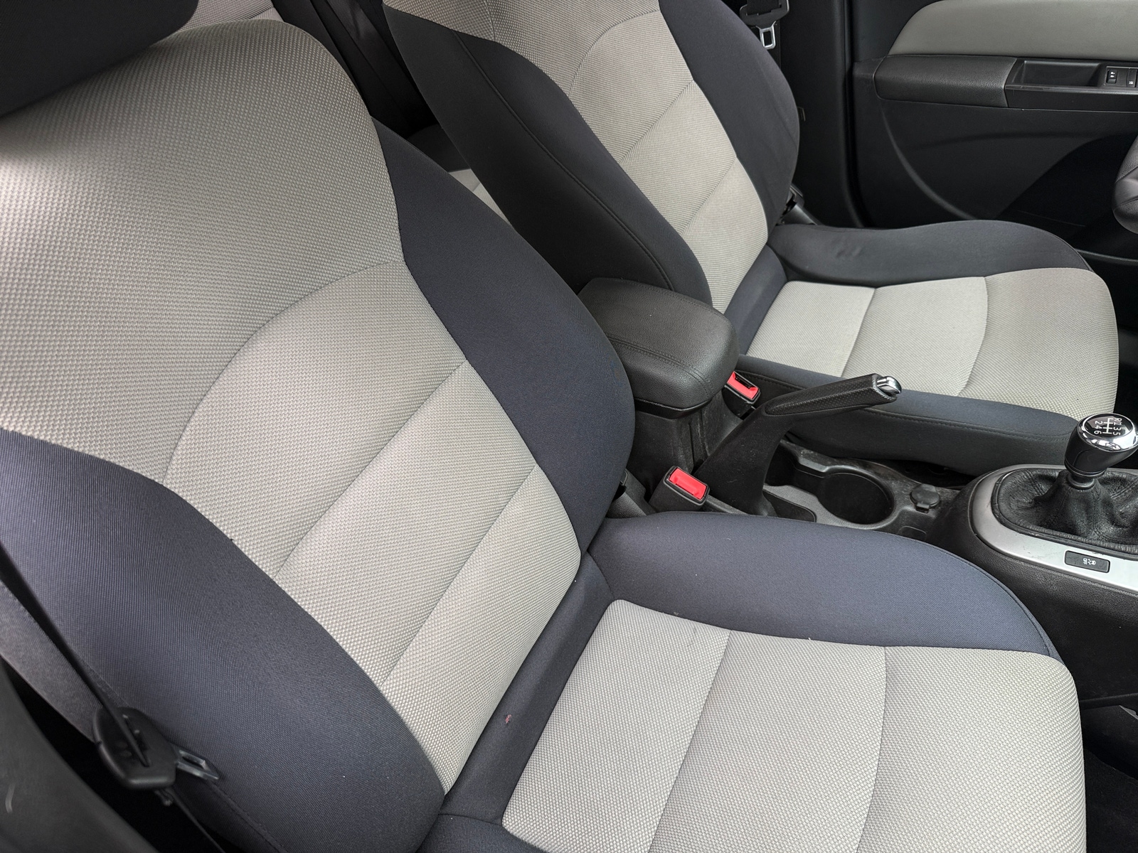 Thumbnail: 2016 Chevrolet Cruze - 2