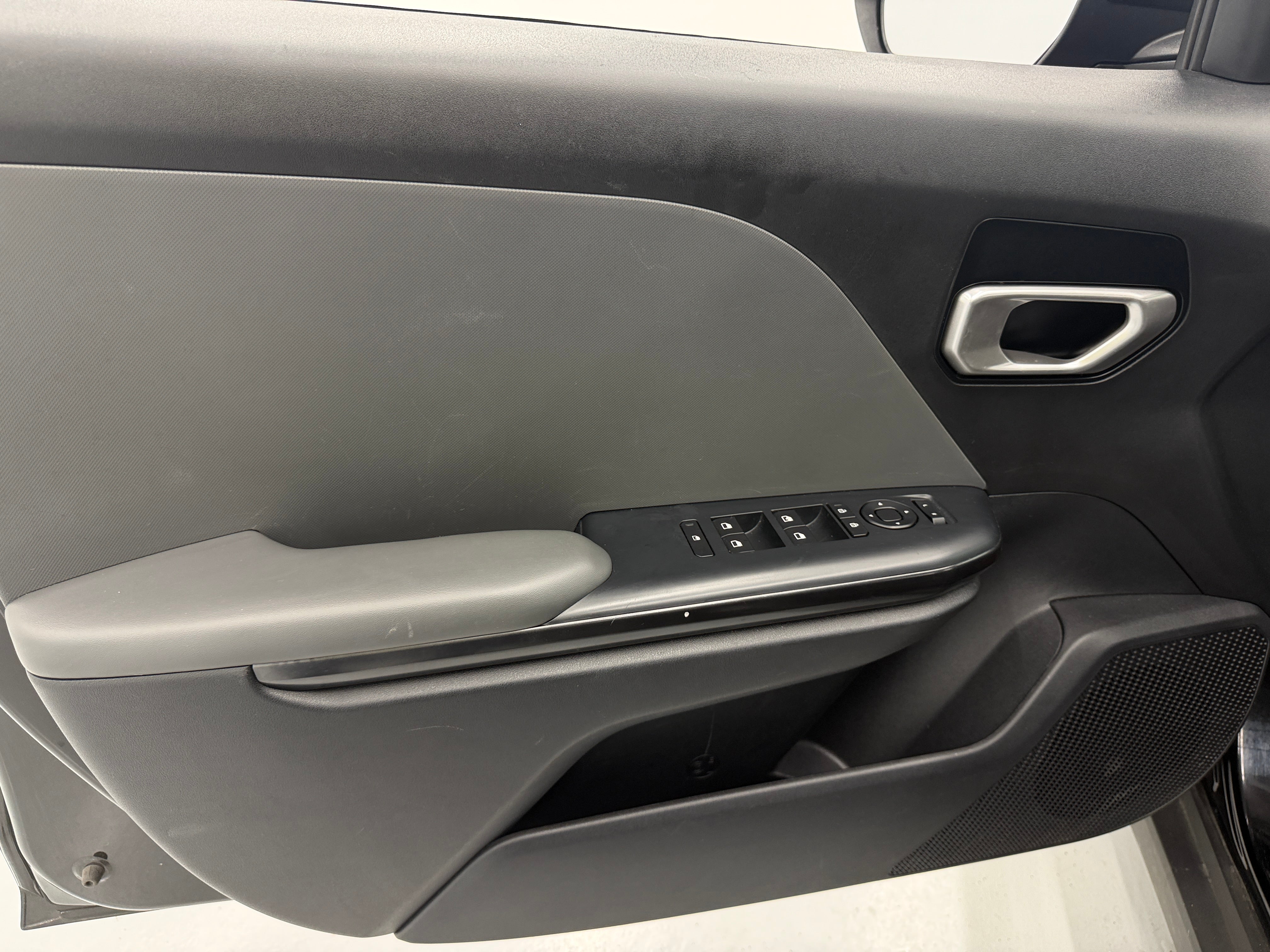 2025 Kia K4 LXS - Photo 2