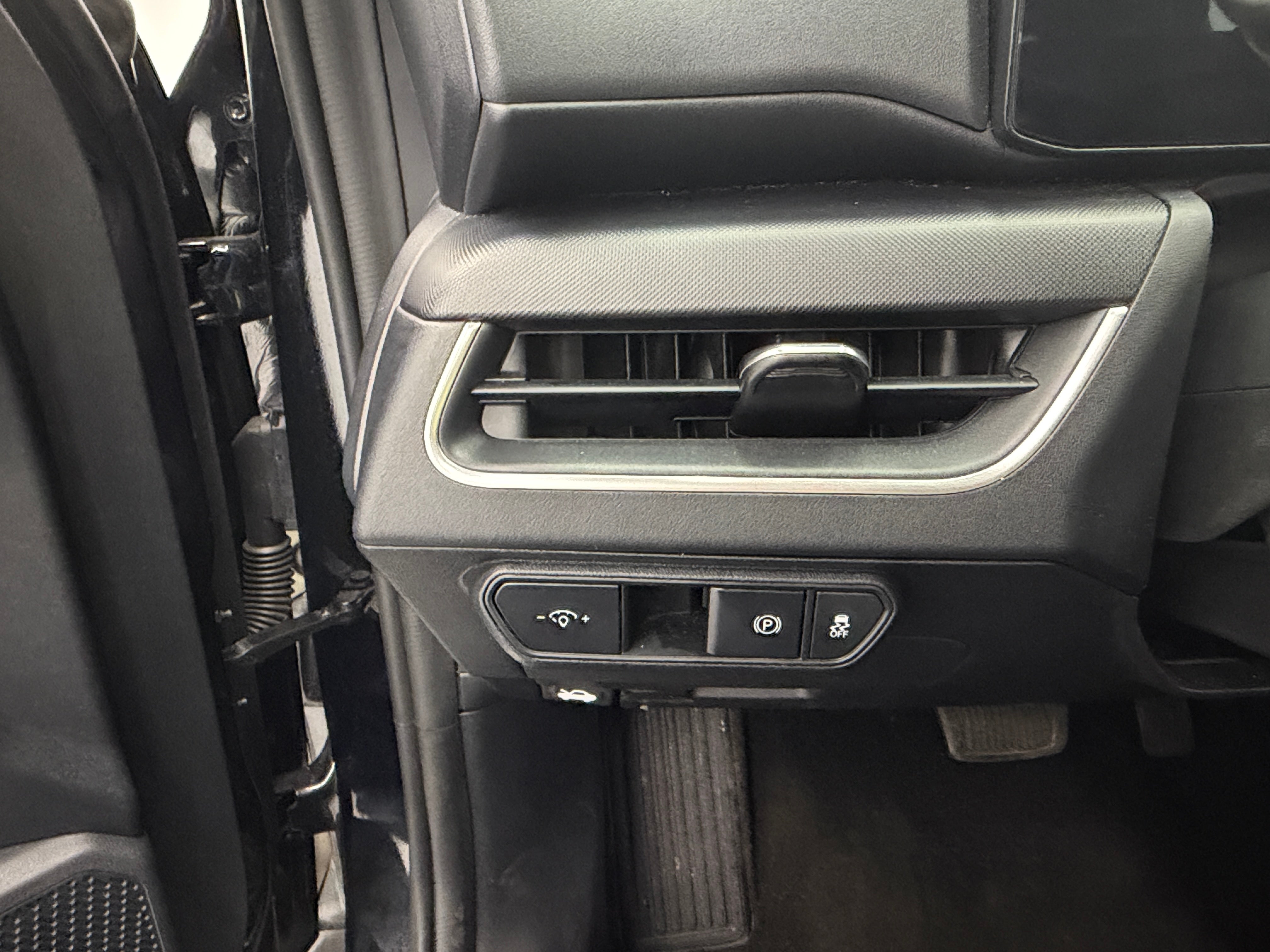 2025 Kia K4 LXS - Photo 3
