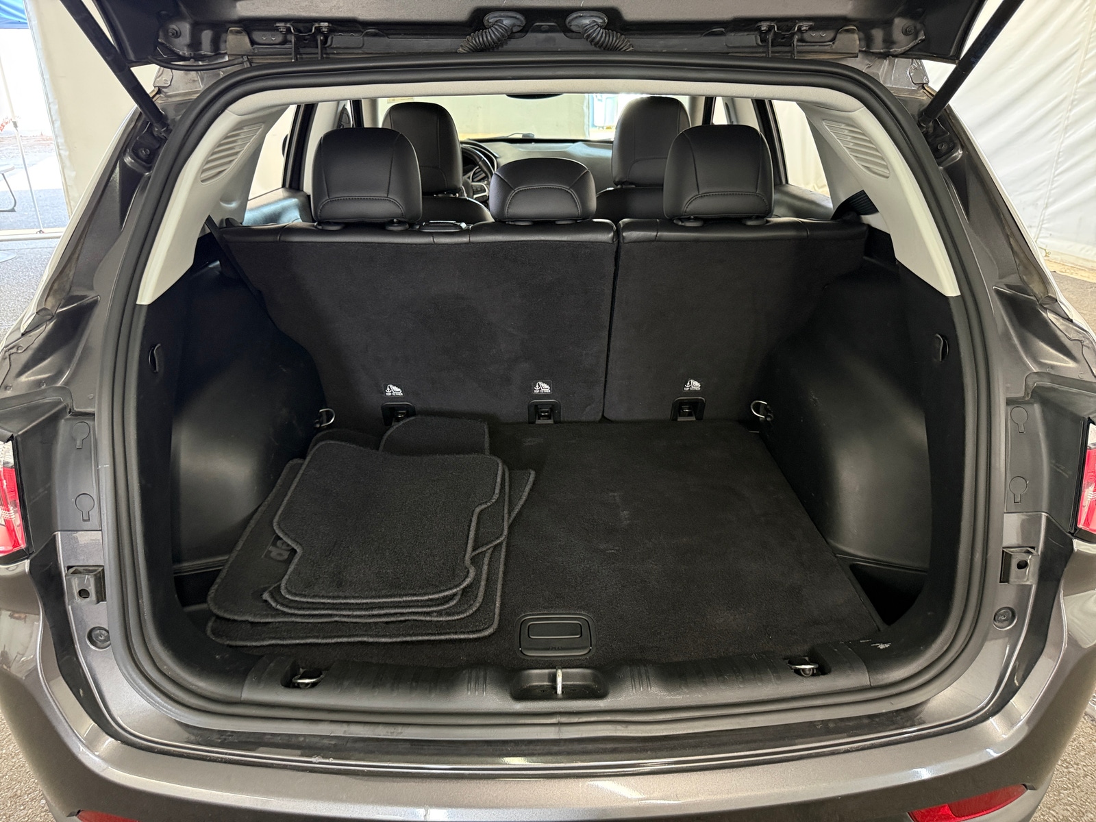Thumbnail: 2018 Jeep Compass - 7