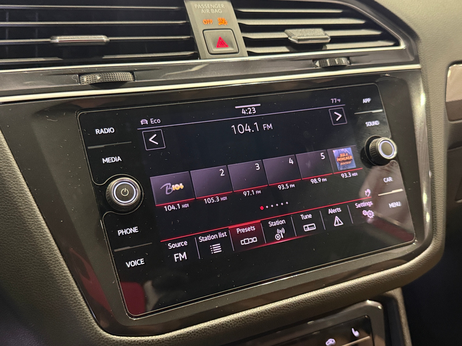 Thumbnail: 2024 Volkswagen Tiguan - 3