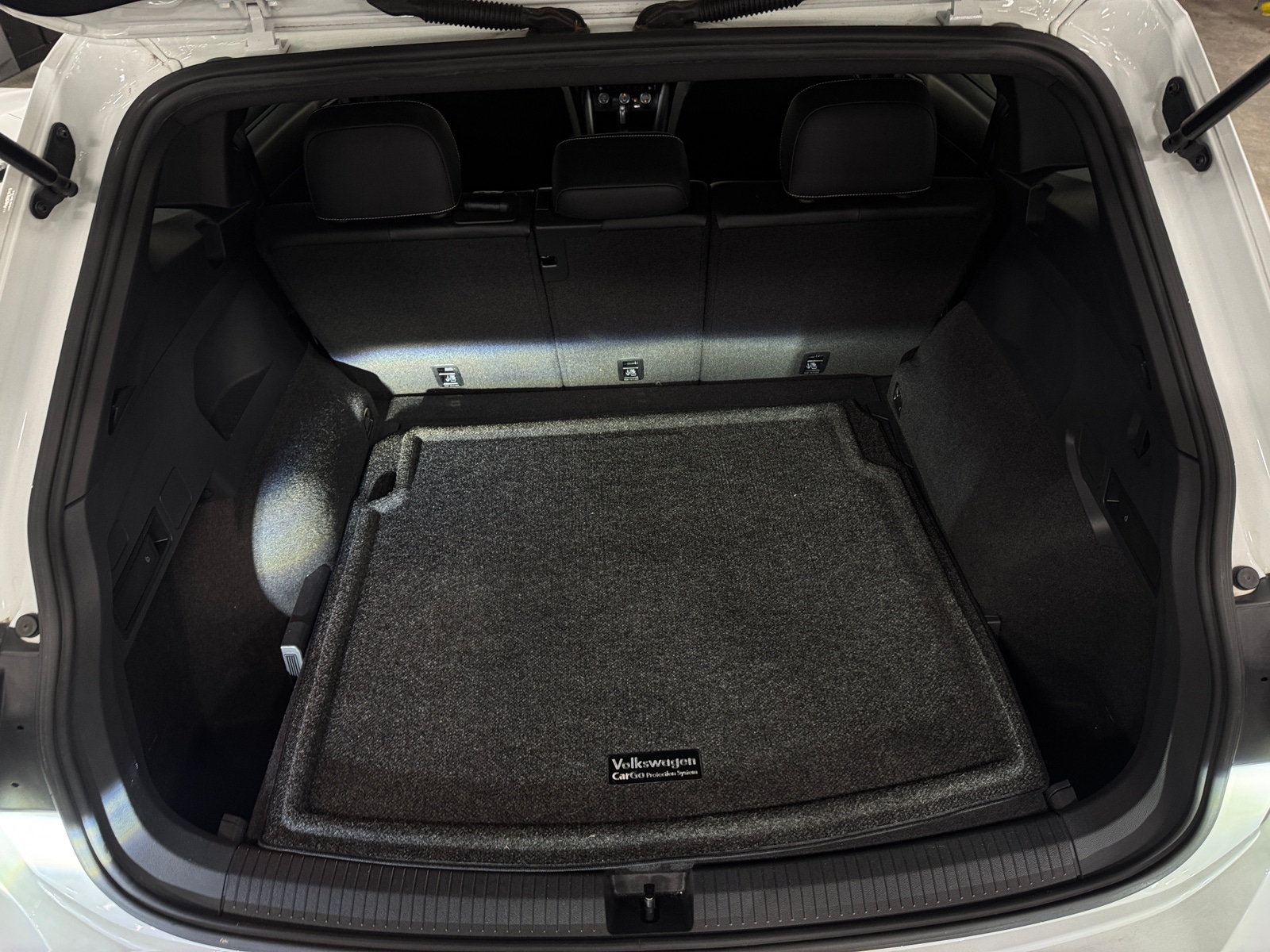 Thumbnail: 2021 Volkswagen Tiguan - 7