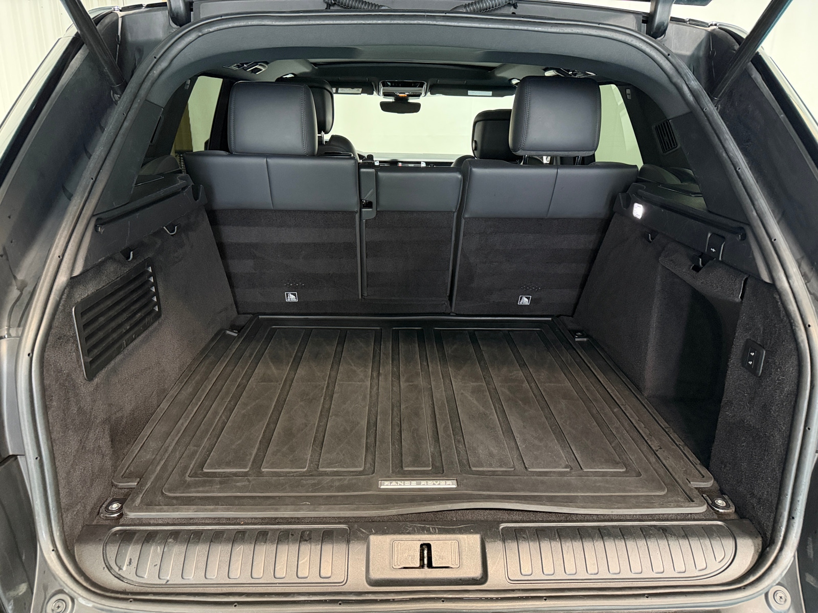 Thumbnail: 2022 Land Rover Range Rover Sport - 6