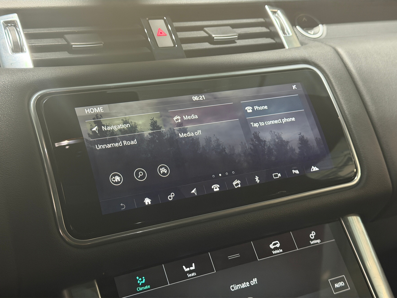 Thumbnail: 2022 Land Rover Range Rover Sport - 3