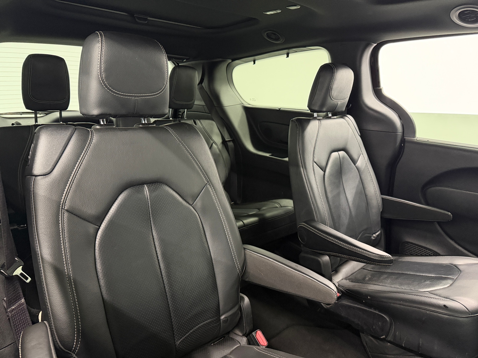 Thumbnail: 2019 Chrysler Pacifica - 5
