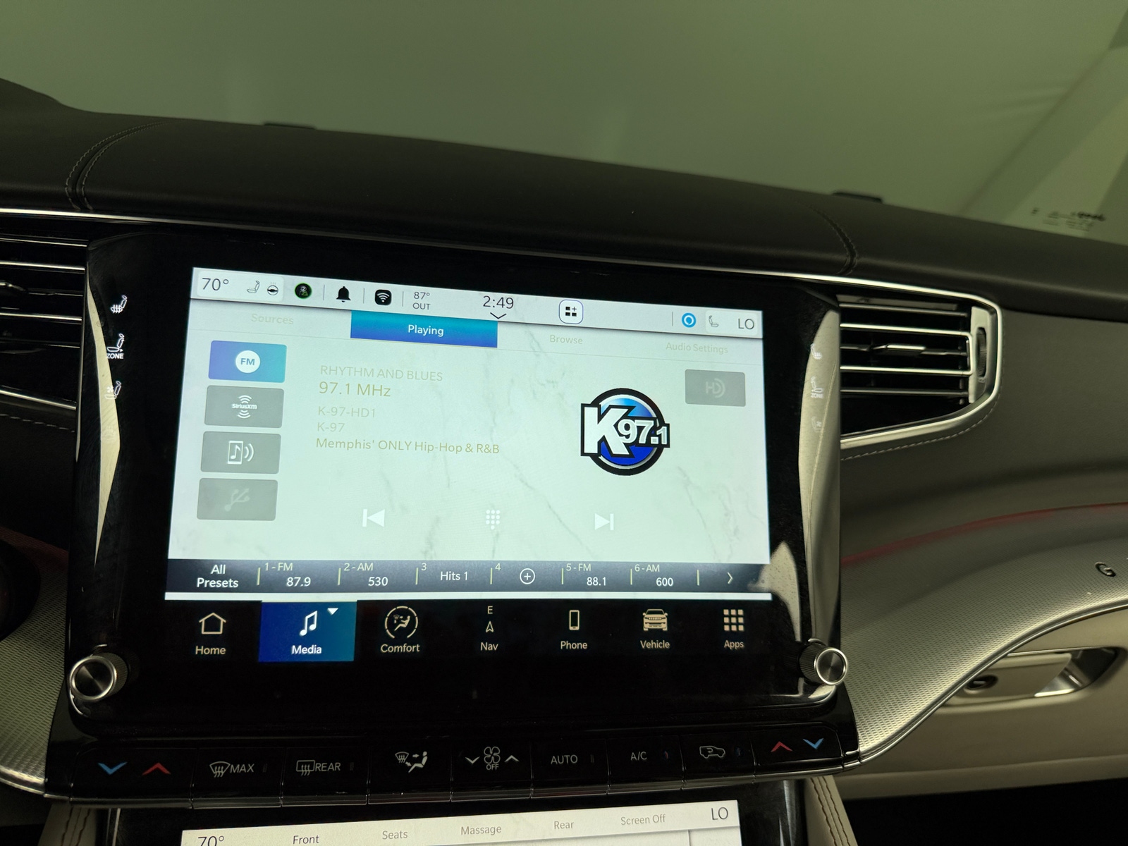 Thumbnail: 2023 Jeep Grand Wagoneer - 3