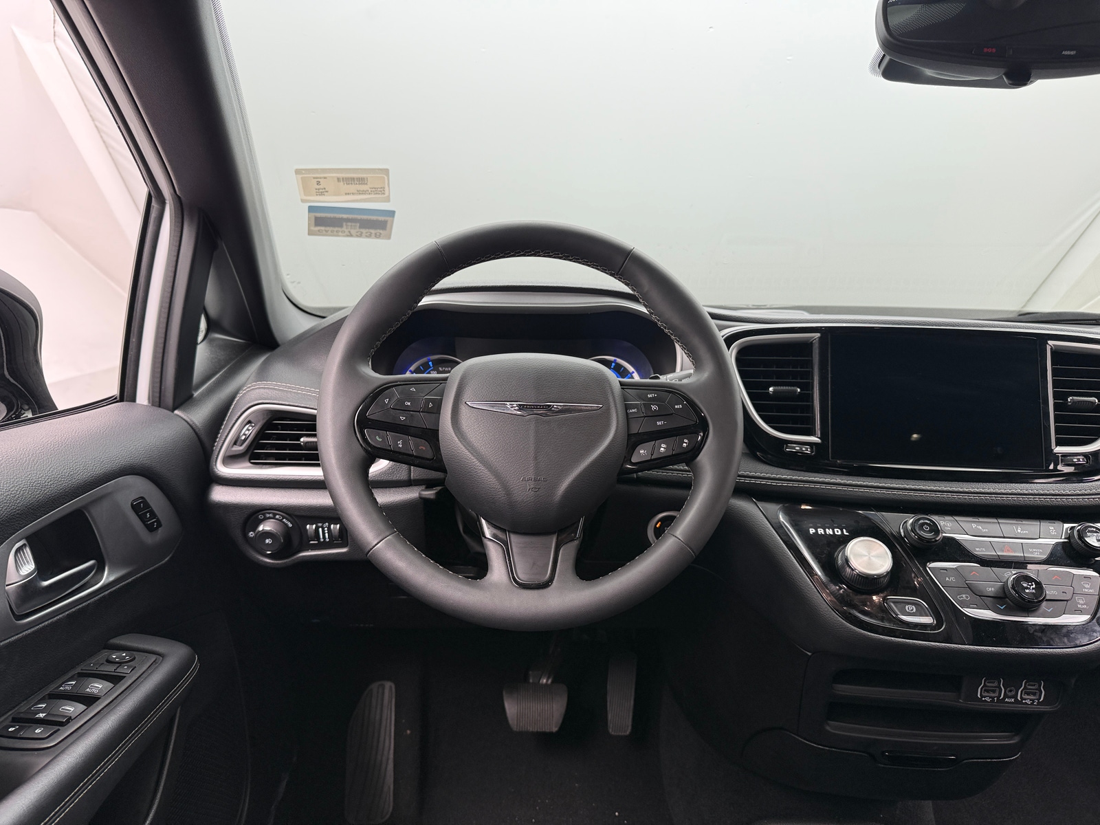 Thumbnail: 2024 Chrysler Pacifica - 4