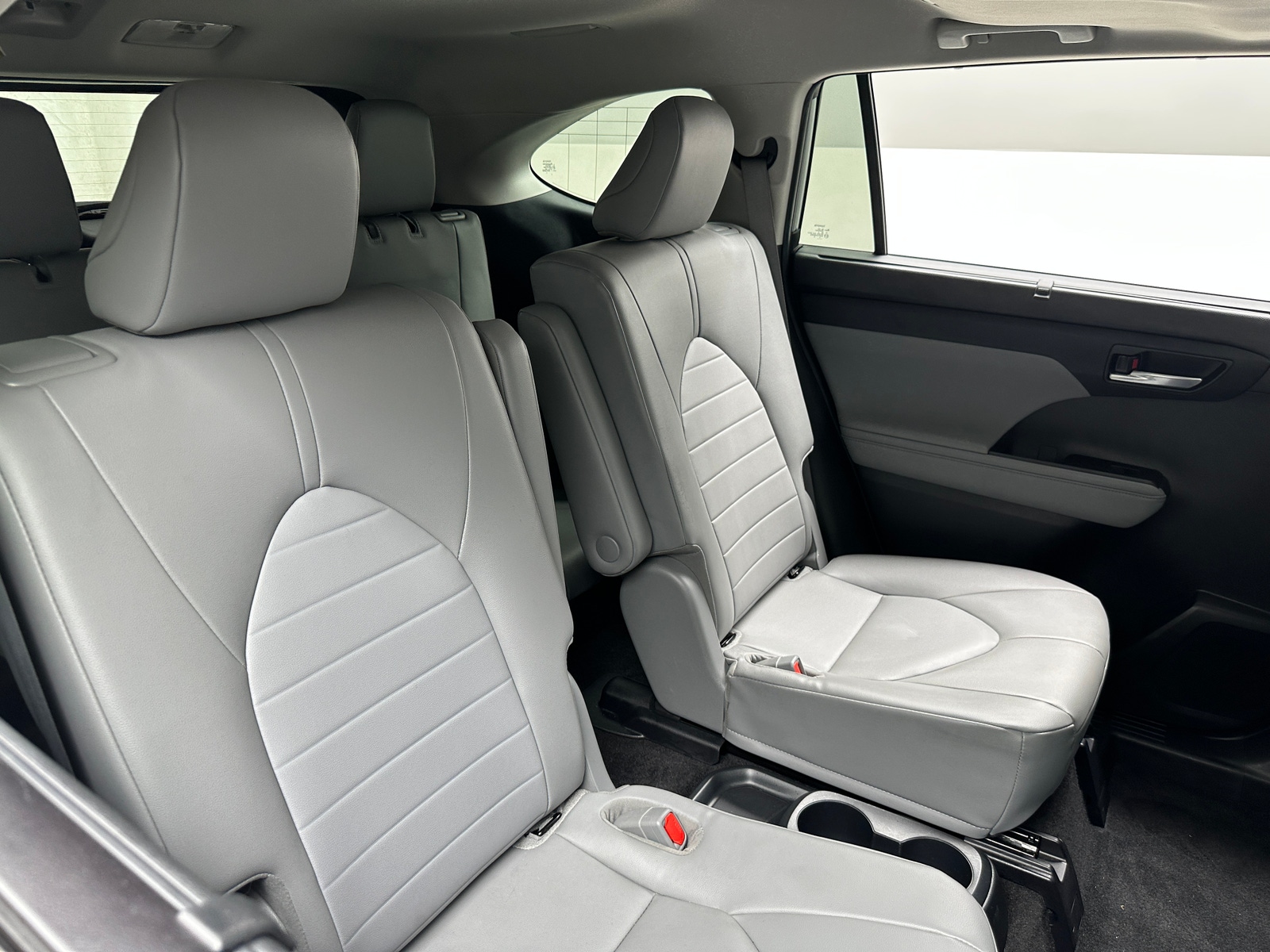 Thumbnail: 2023 Toyota Highlander - 5