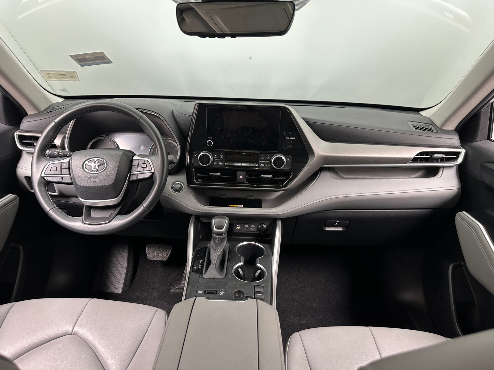Thumbnail: 2023 Toyota Highlander - 2