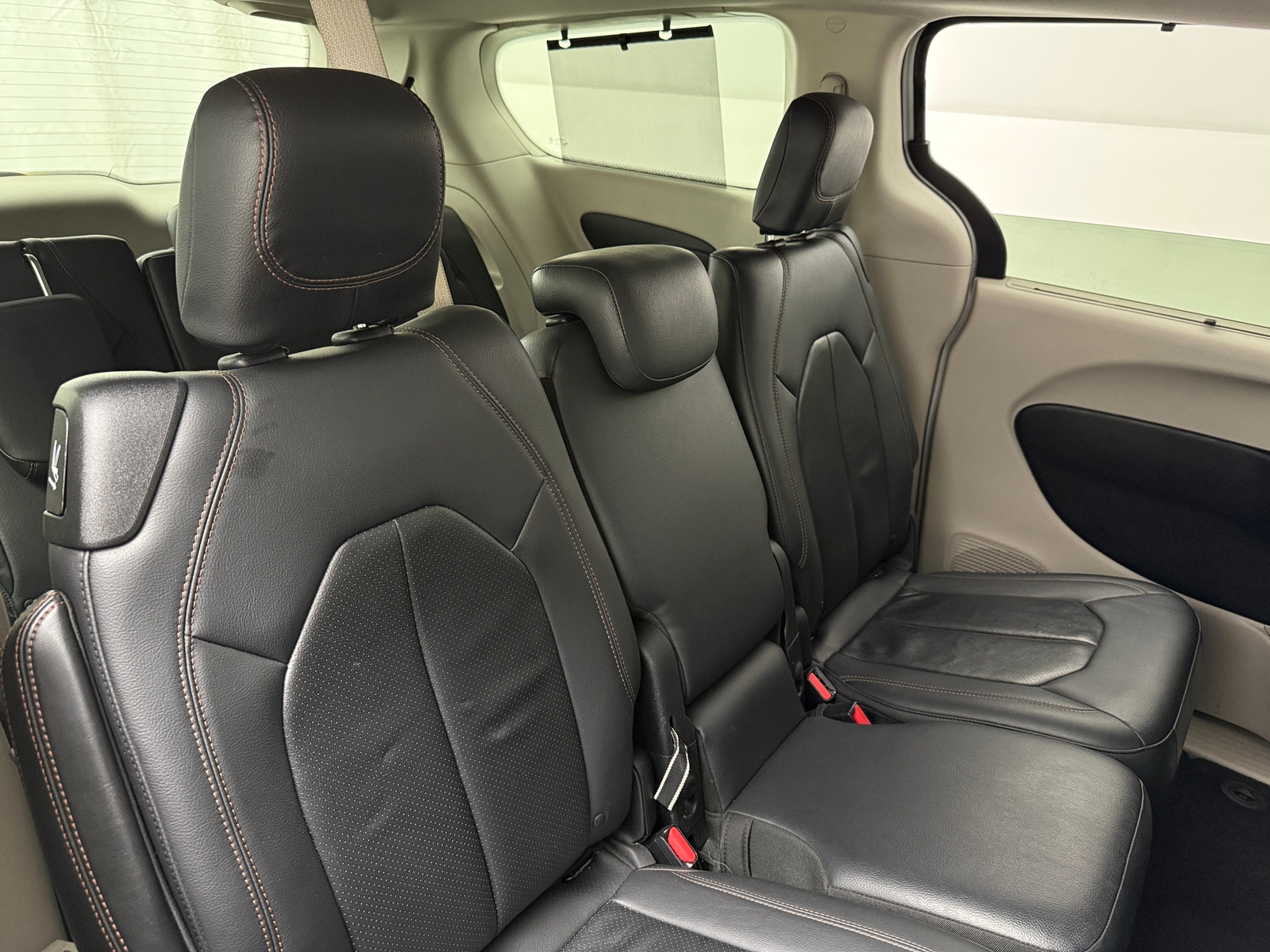 Thumbnail: 2018 Chrysler Pacifica - 5