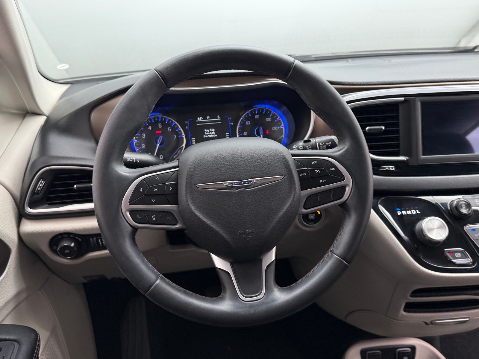 Thumbnail: 2018 Chrysler Pacifica - 4
