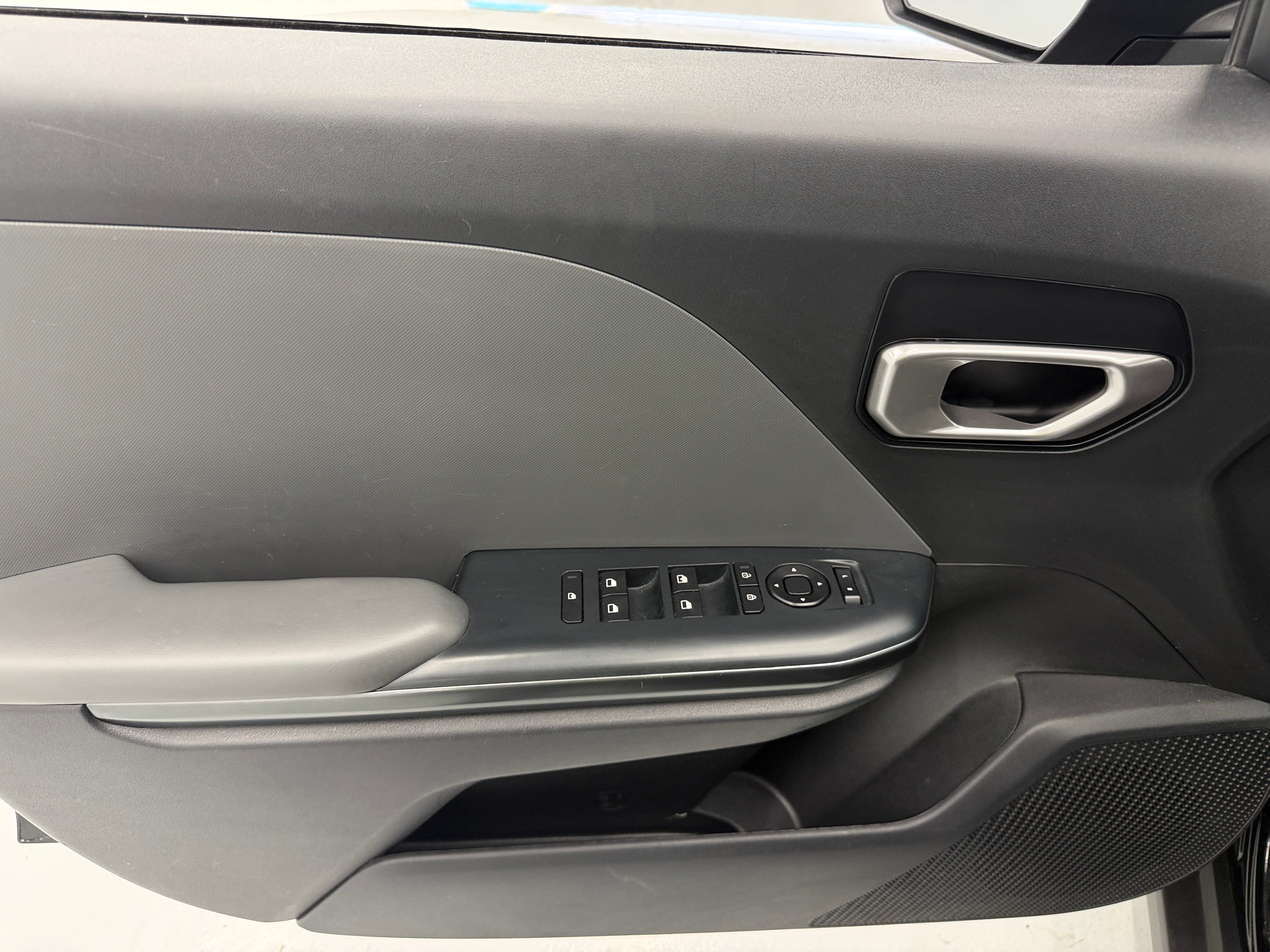 2025 Kia K4 LXS - Photo 6