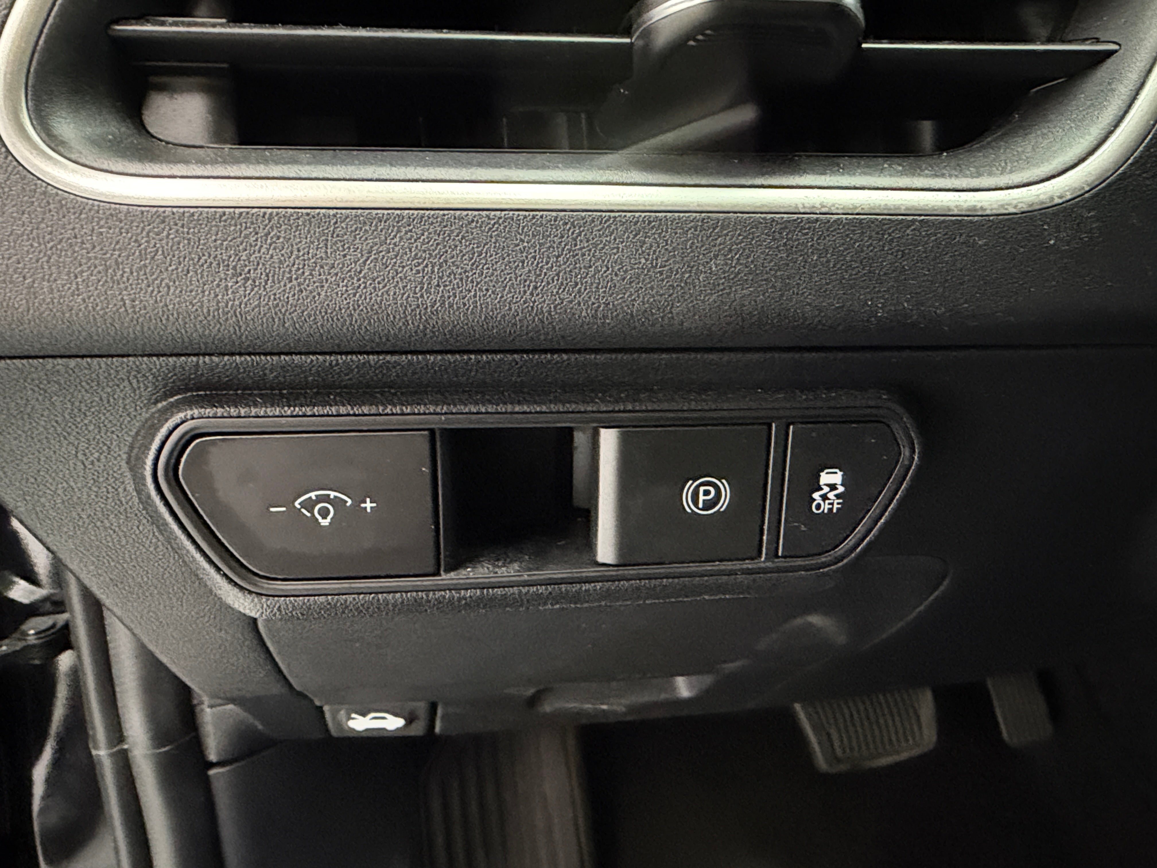 2025 Kia K4 LXS - Photo 10