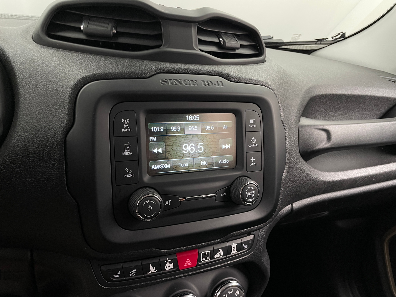 Thumbnail: 2017 Jeep Renegade - 4