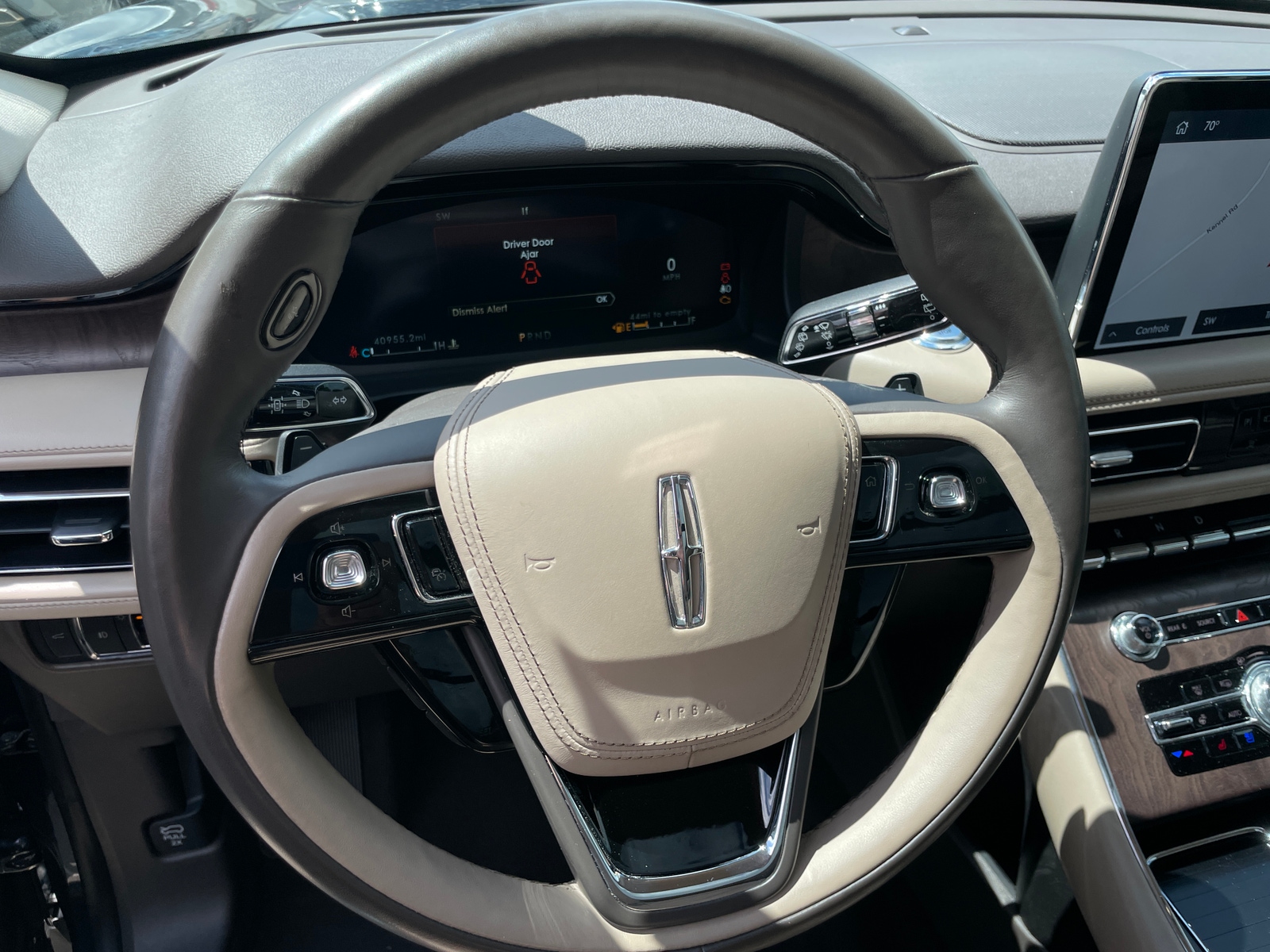 Thumbnail: 2021 Lincoln Aviator - 4