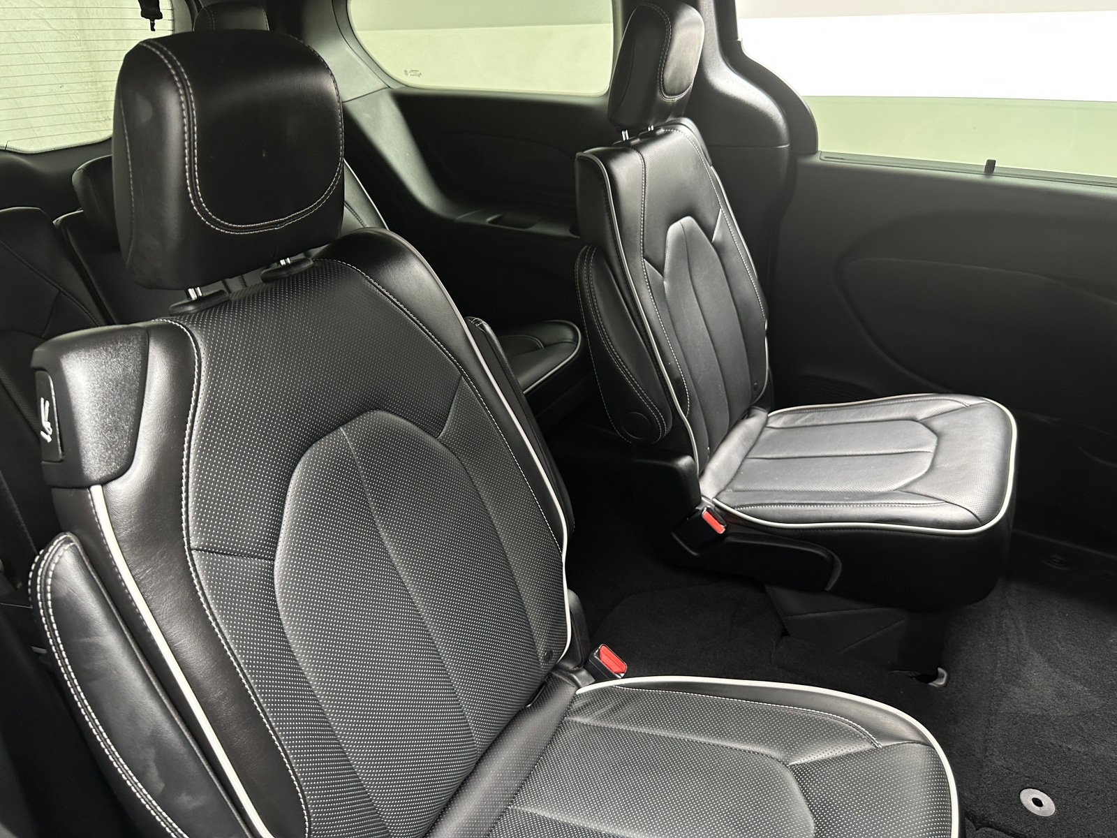 Thumbnail: 2026 Chrysler Pacifica - 5