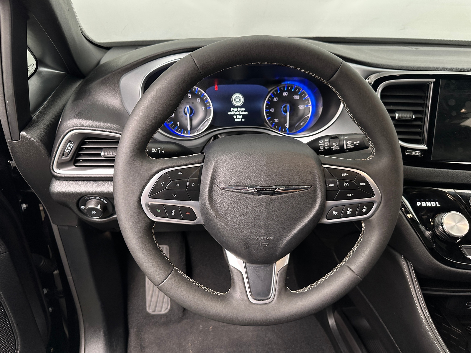 Thumbnail: 2026 Chrysler Pacifica - 4