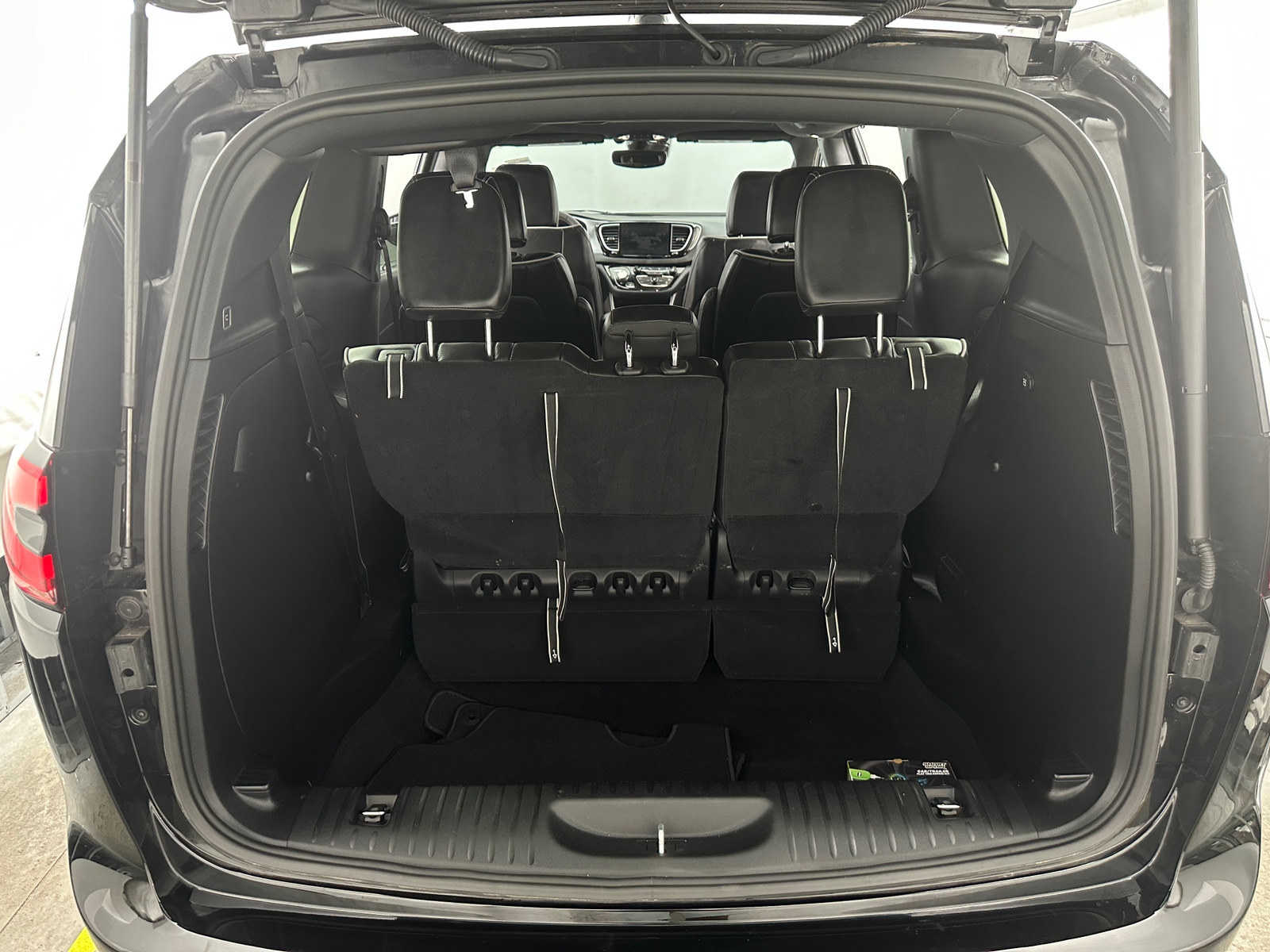 Thumbnail: 2026 Chrysler Pacifica - 6