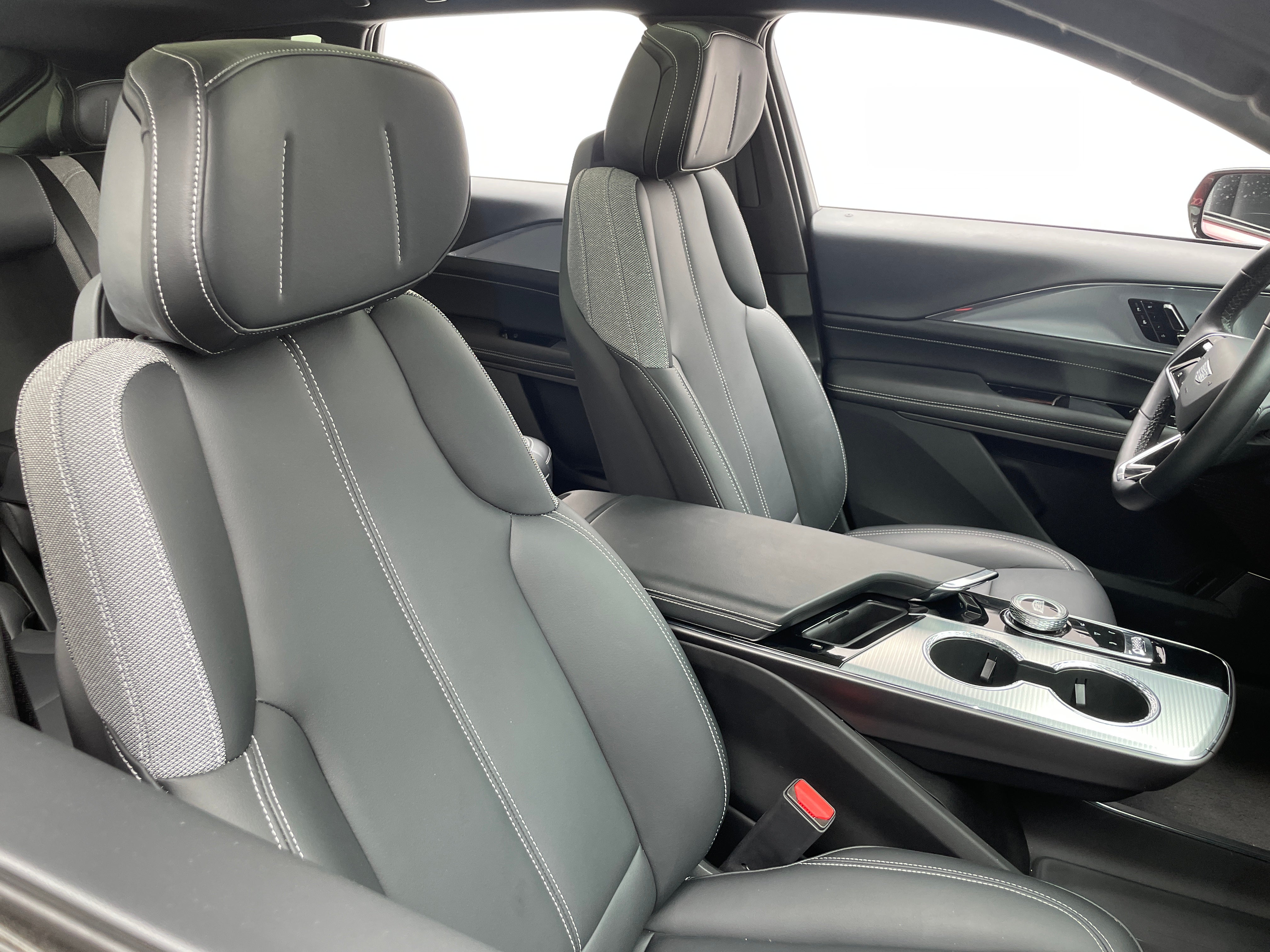 2024 Cadillac LYRIQ