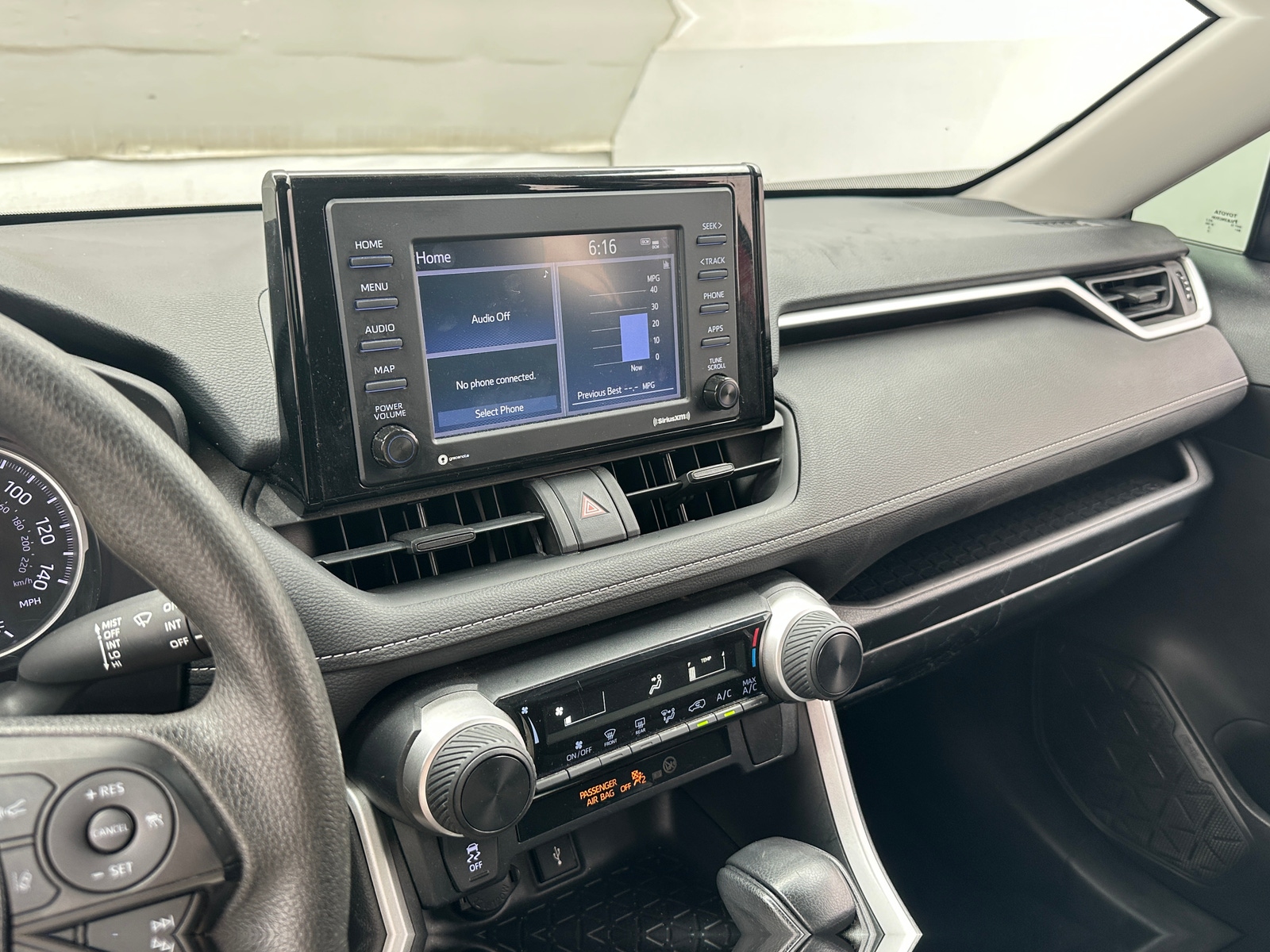 Thumbnail: 2020 Toyota RAV4 - 4