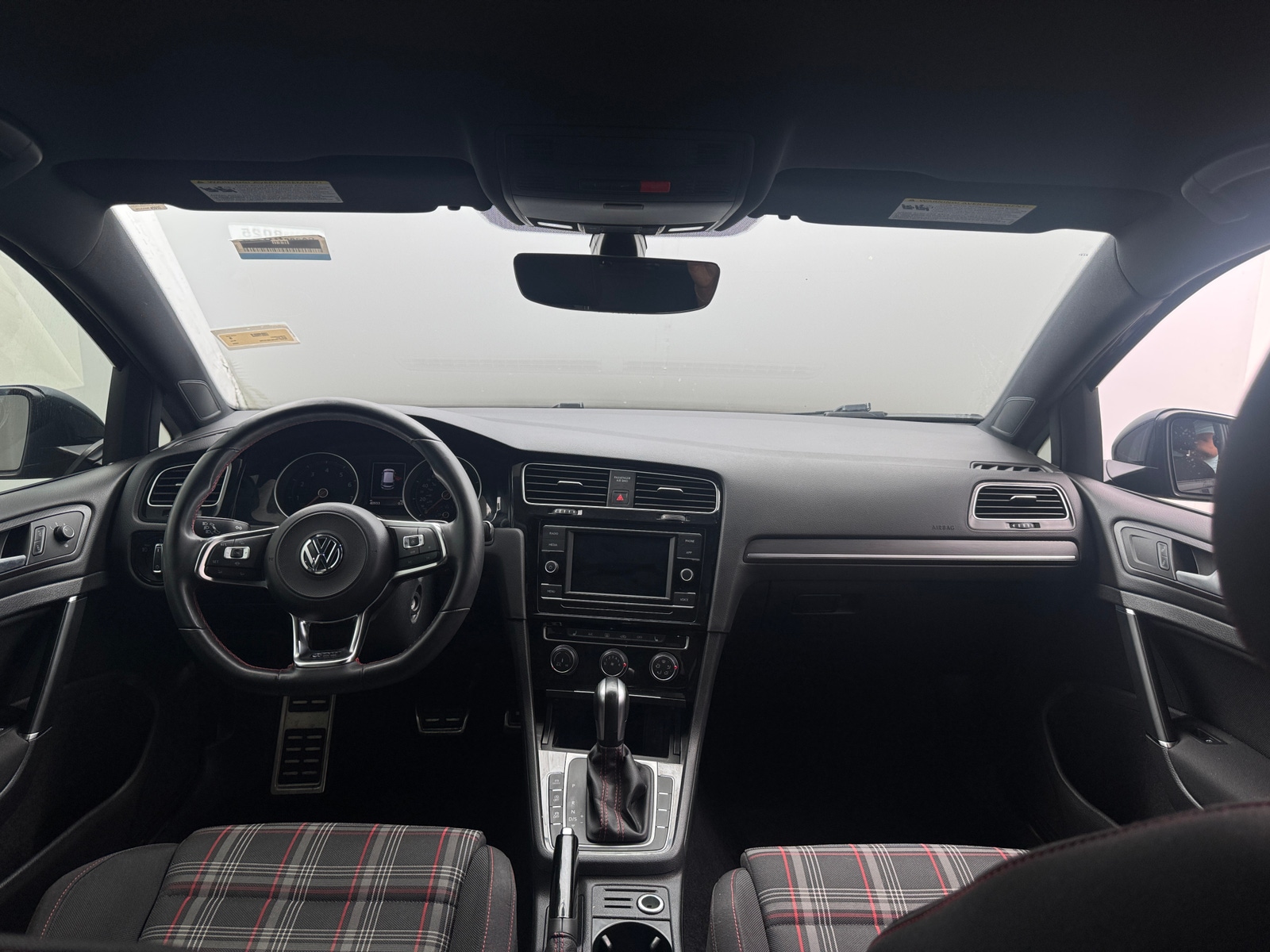 Thumbnail: 2020 Volkswagen Golf - 3