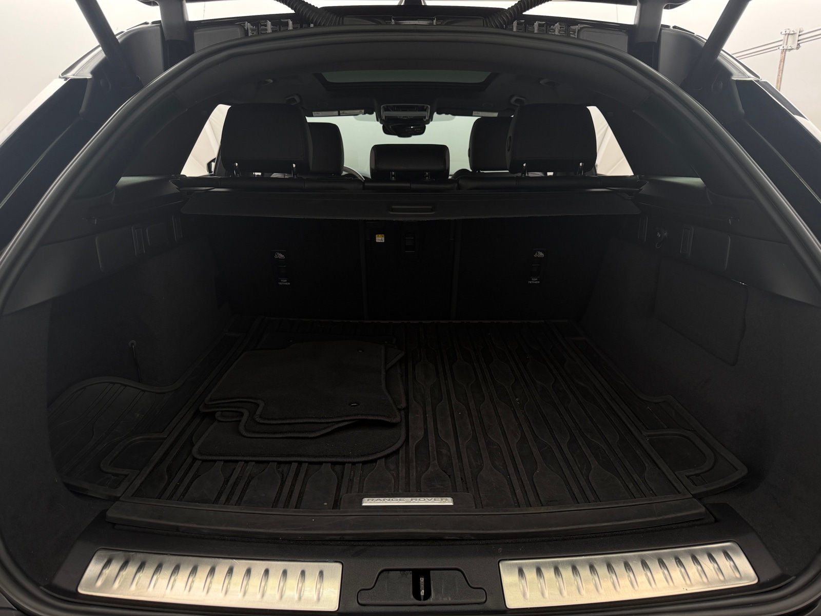 Thumbnail: 2024 Land Rover Range Rover Velar - 6