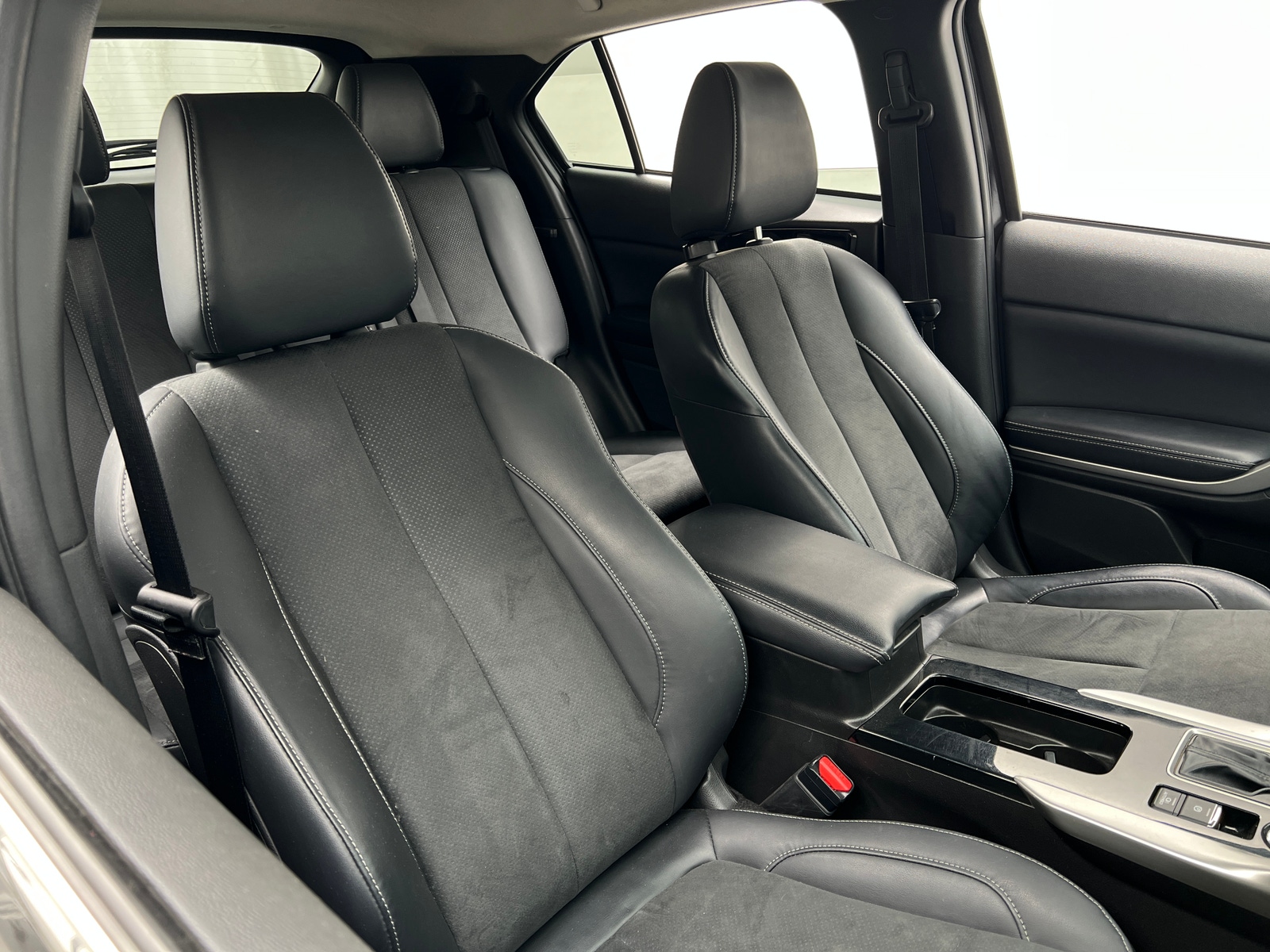 Thumbnail: 2022 Mitsubishi Eclipse Cross - 2