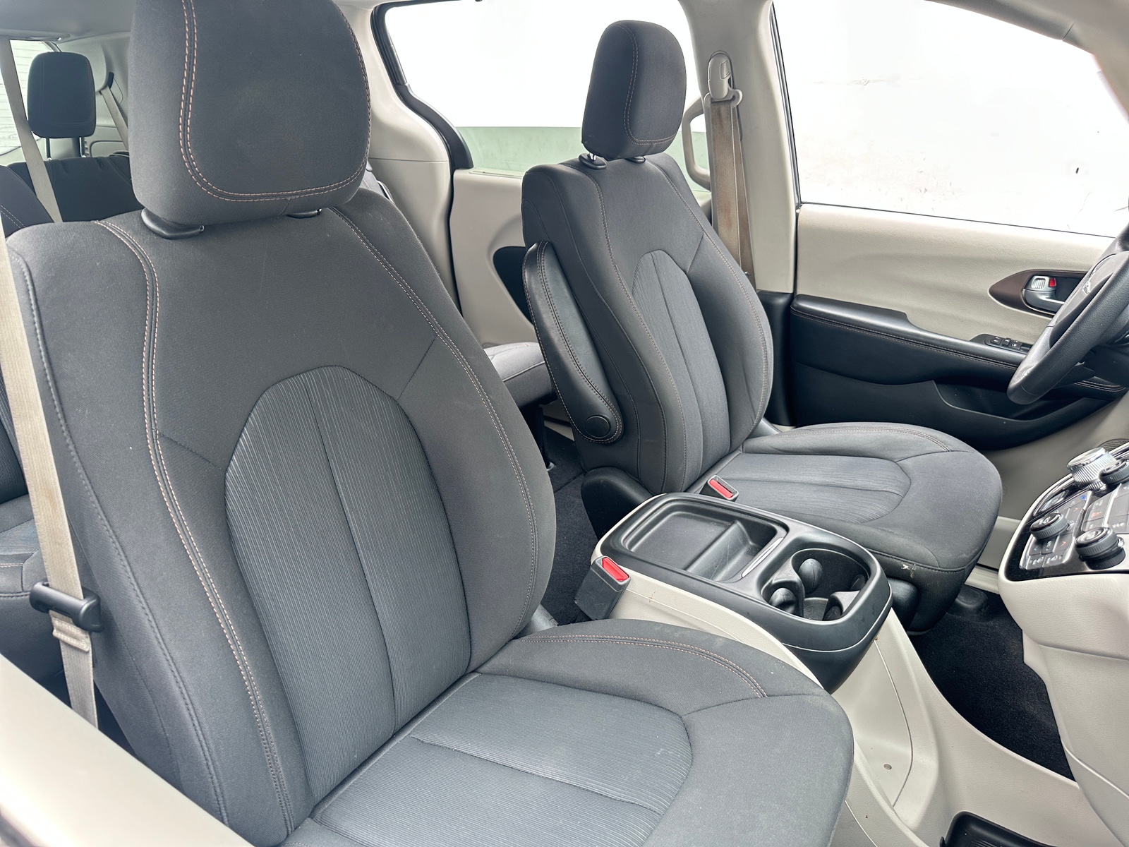 Thumbnail: 2017 Chrysler Pacifica - 2