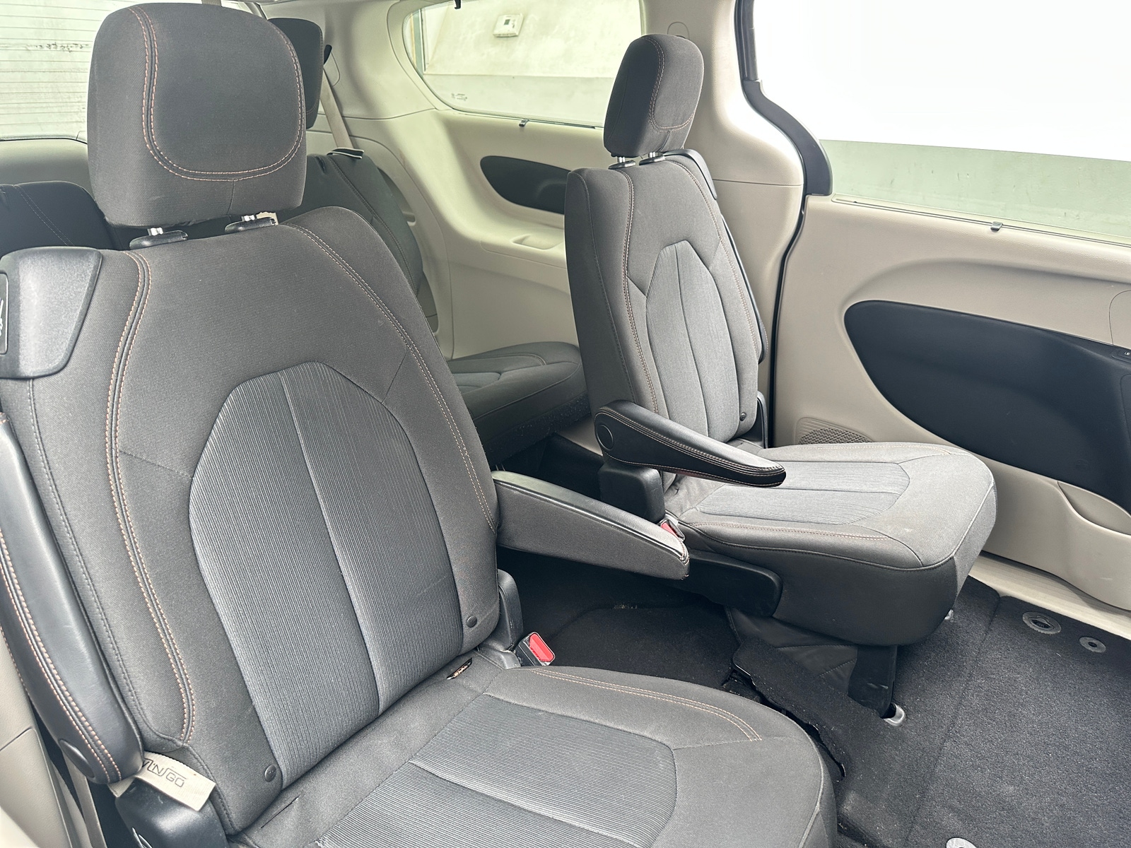 Thumbnail: 2017 Chrysler Pacifica - 6