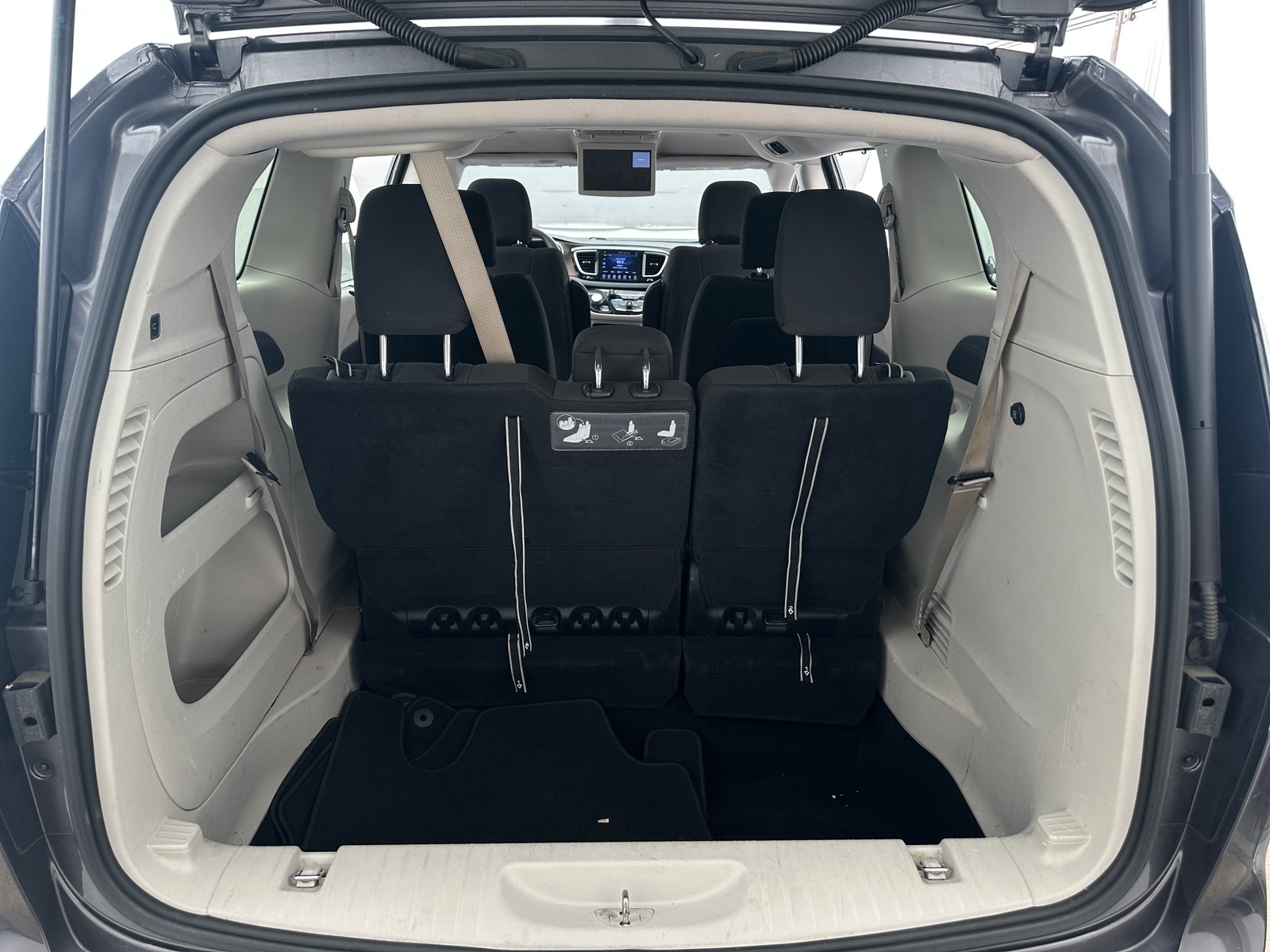 Thumbnail: 2017 Chrysler Pacifica - 7