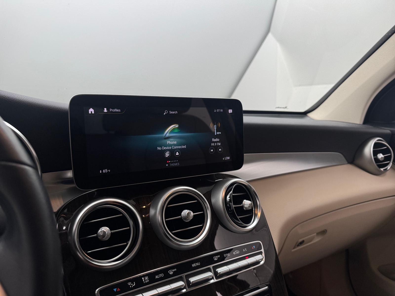 Thumbnail: 2022 Mercedes-Benz GLC - 3