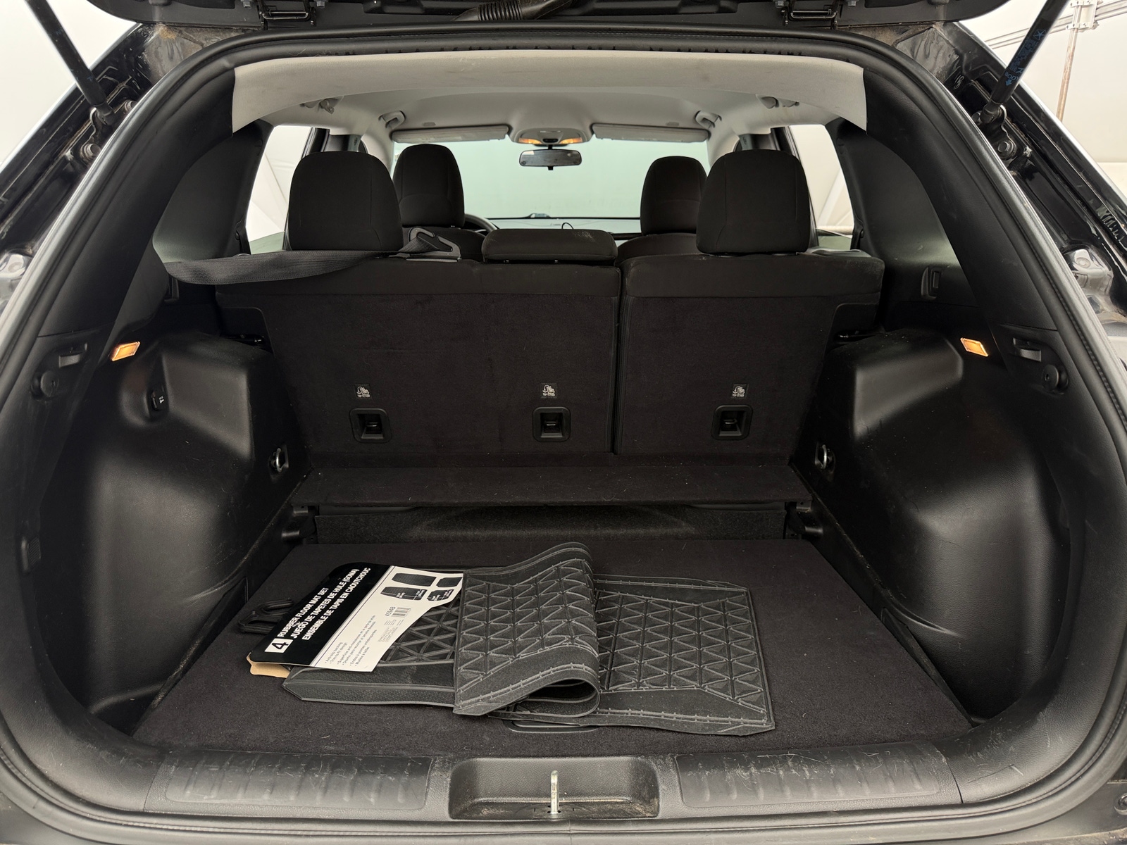 Thumbnail: 2019 Jeep Cherokee - 7