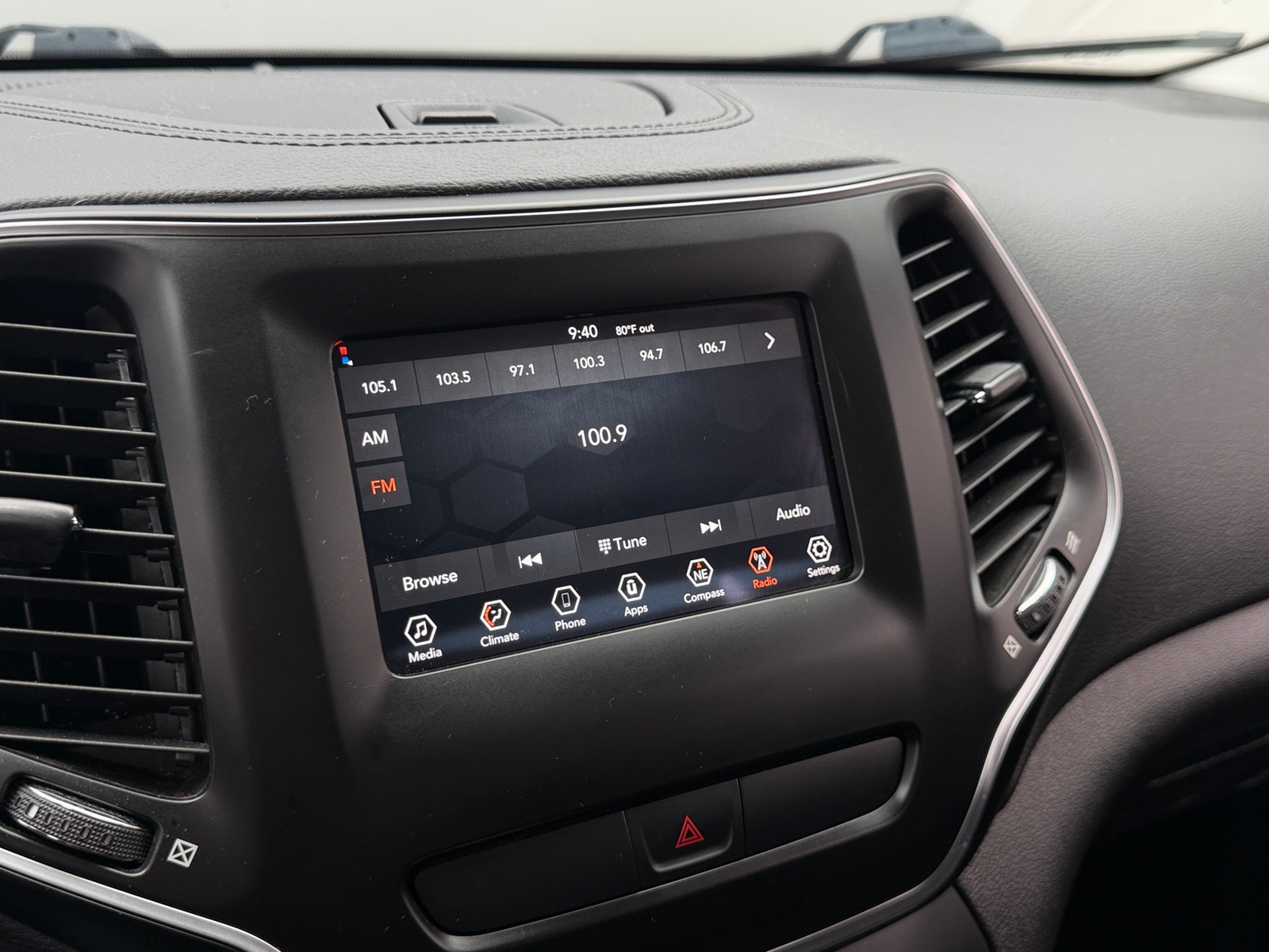 Thumbnail: 2019 Jeep Cherokee - 4