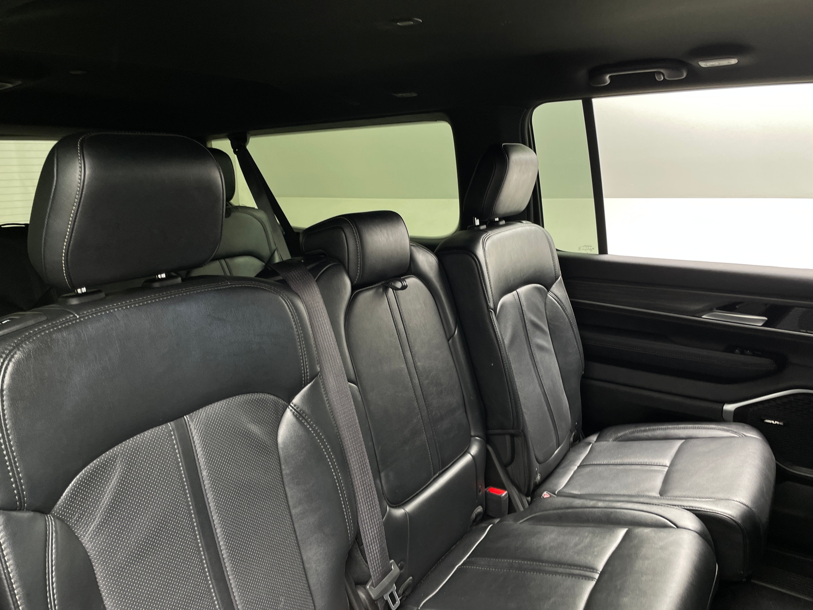 Thumbnail: 2024 Jeep Wagoneer - 5