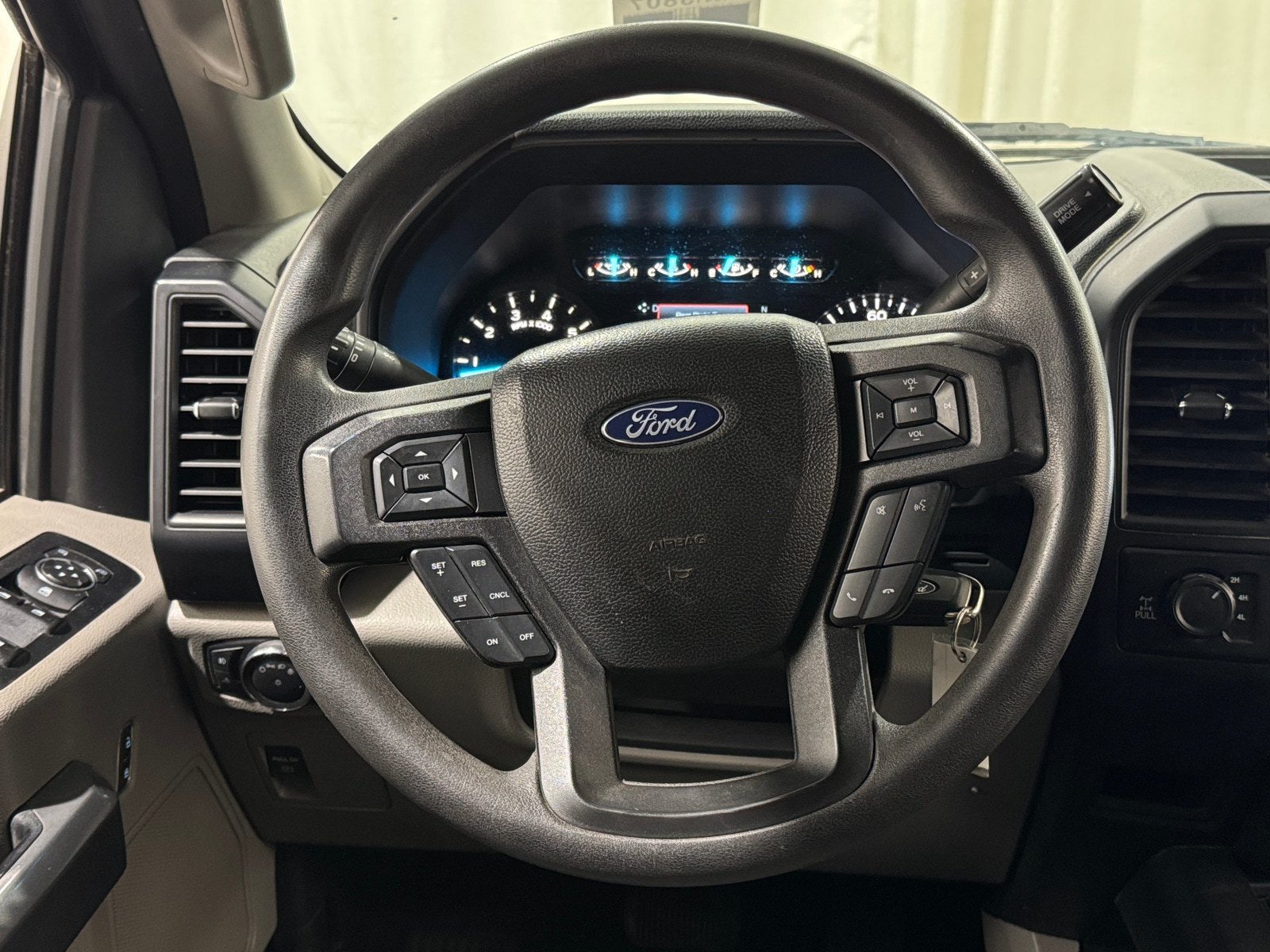 Thumbnail: 2018 Ford Econoline - 5