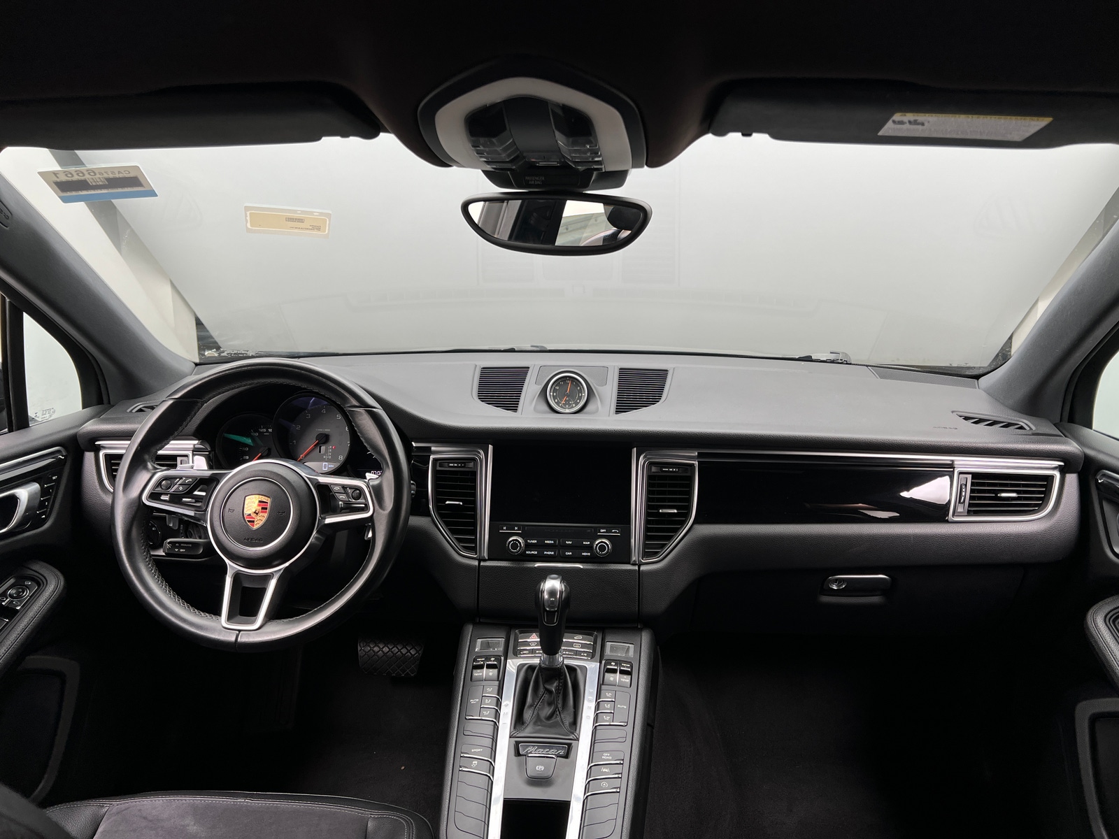 Thumbnail: 2018 Porsche Macan - 3