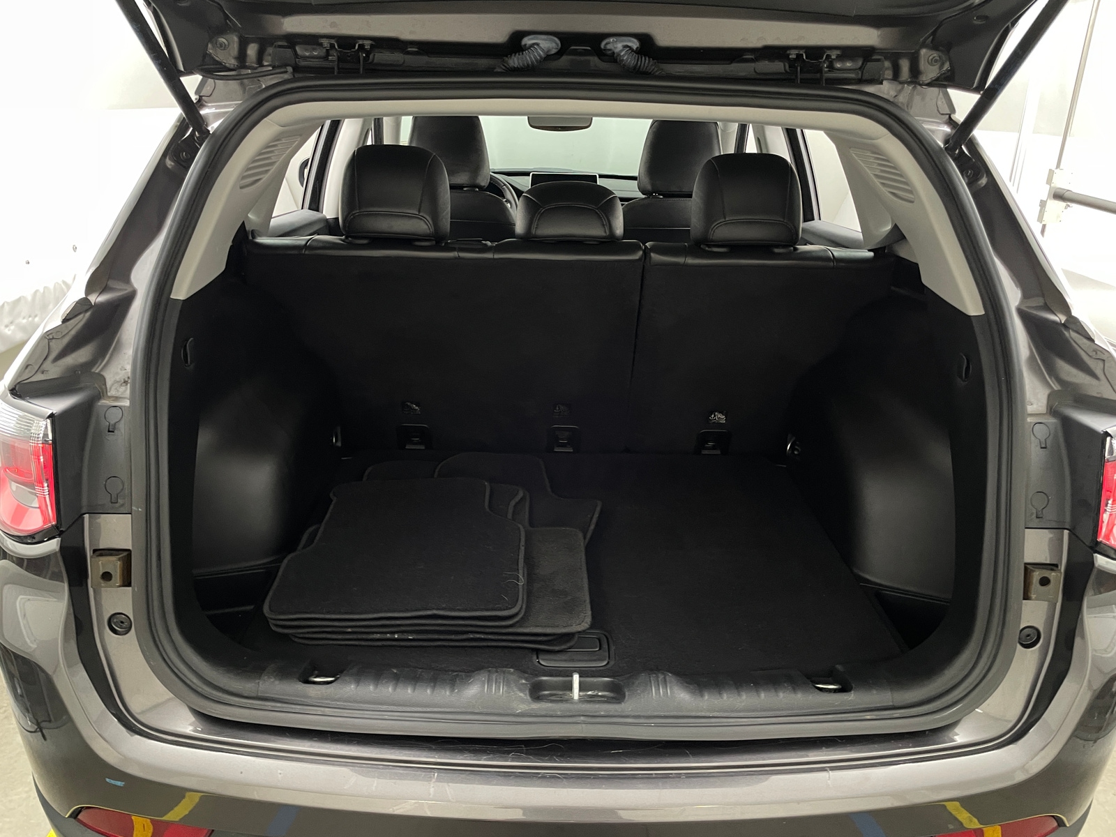 Thumbnail: 2022 Jeep Compass - 6