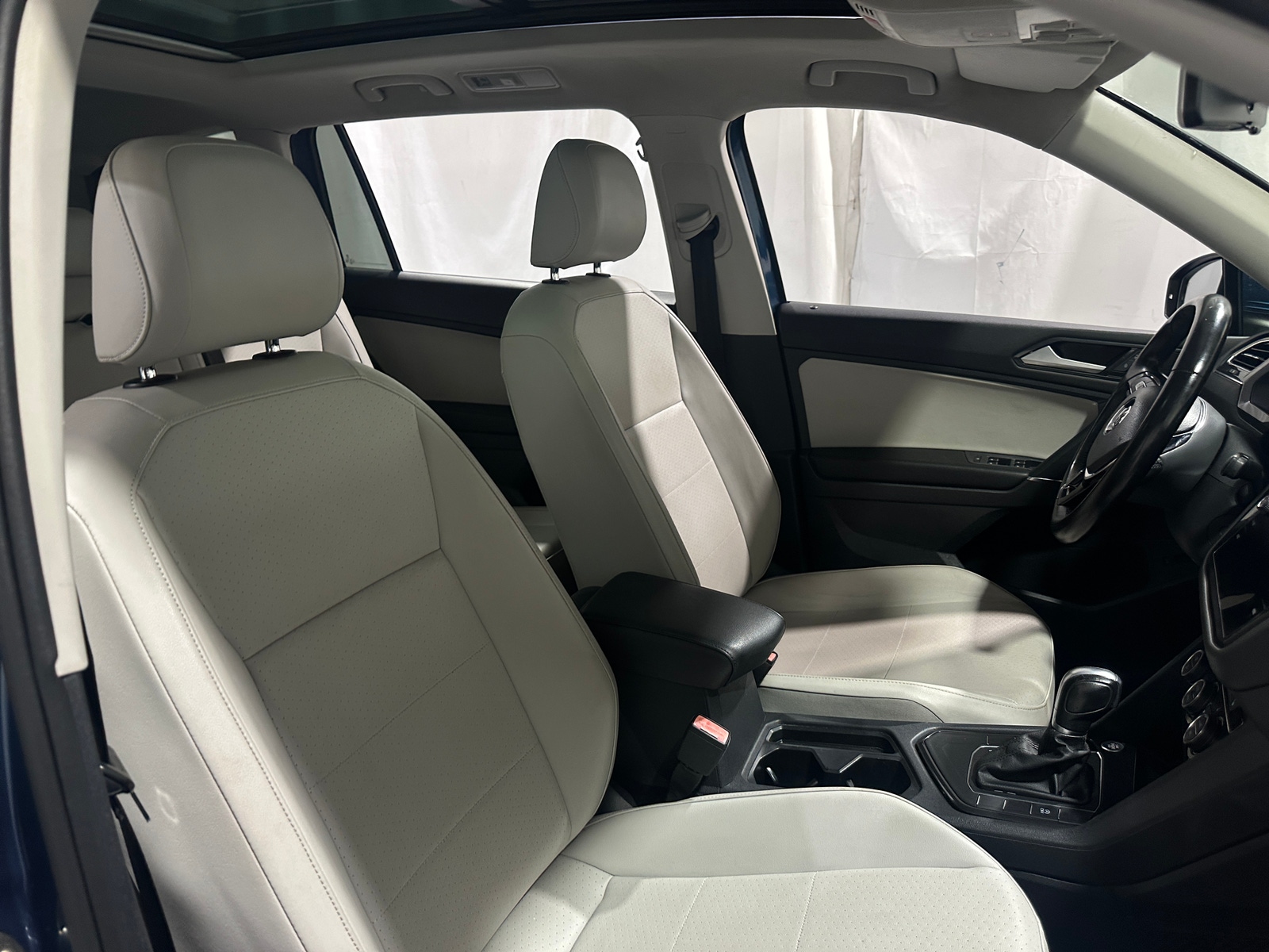 Thumbnail: 2018 Volkswagen Tiguan - 2