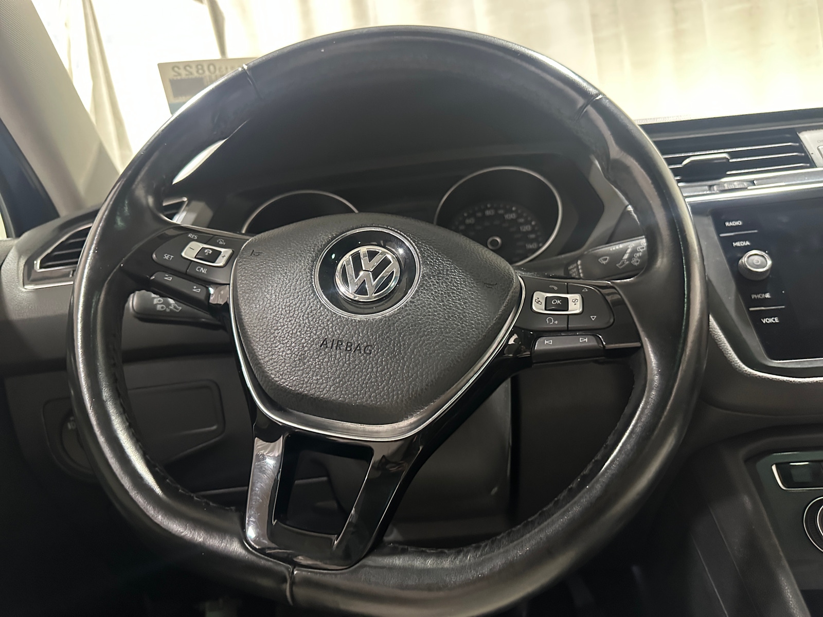 Thumbnail: 2018 Volkswagen Tiguan - 5