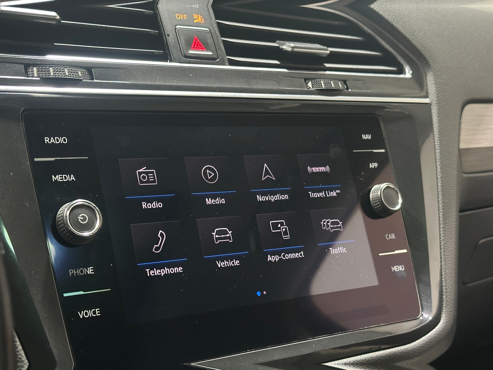 Thumbnail: 2018 Volkswagen Tiguan - 4