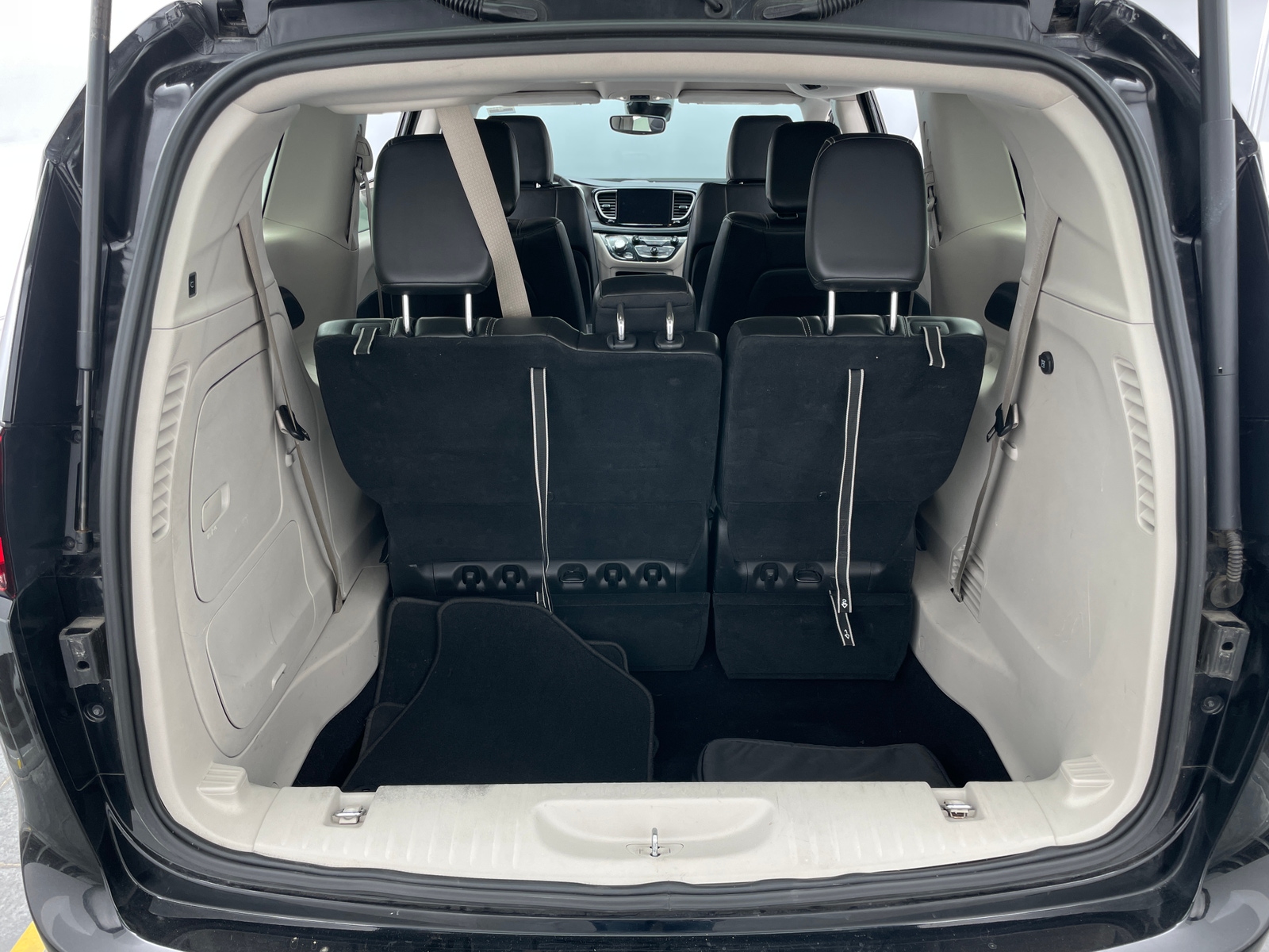 Thumbnail: 2024 Chrysler Pacifica - 6