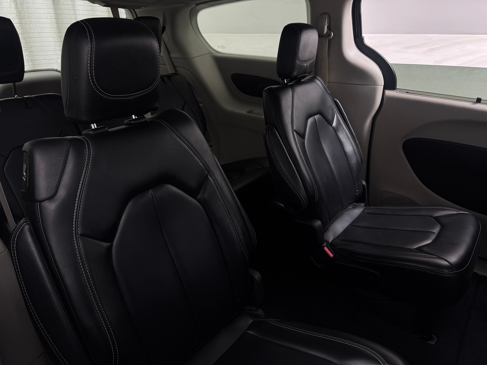 Thumbnail: 2023 Chrysler Pacifica - 5