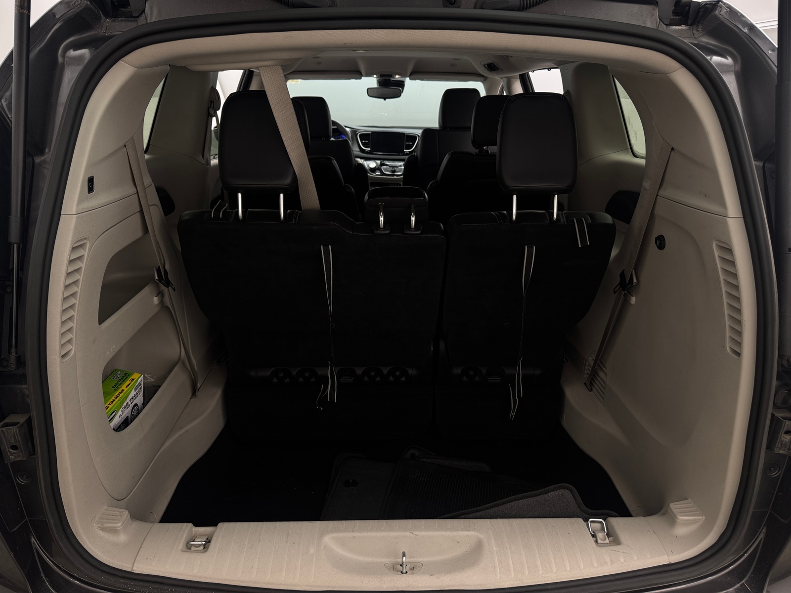 Thumbnail: 2023 Chrysler Pacifica - 6