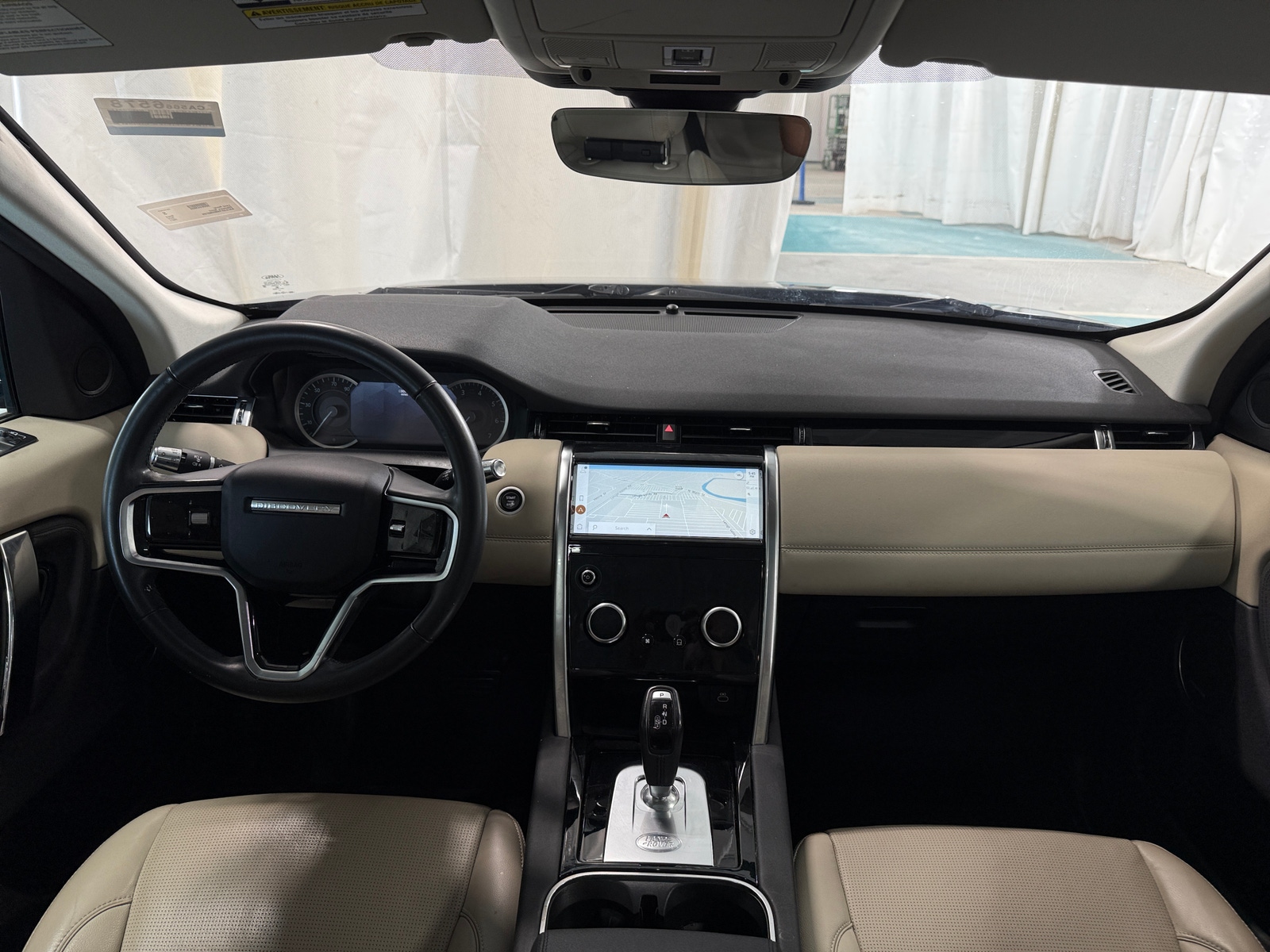 Thumbnail: 2021 Land Rover Discovery Sport - 3