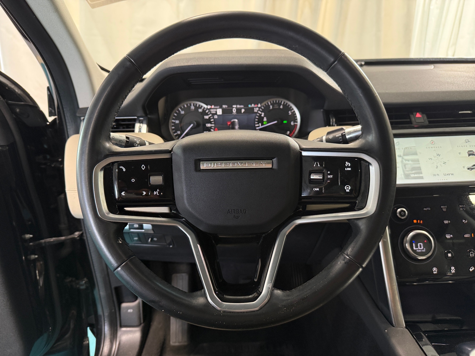 Thumbnail: 2021 Land Rover Discovery Sport - 5